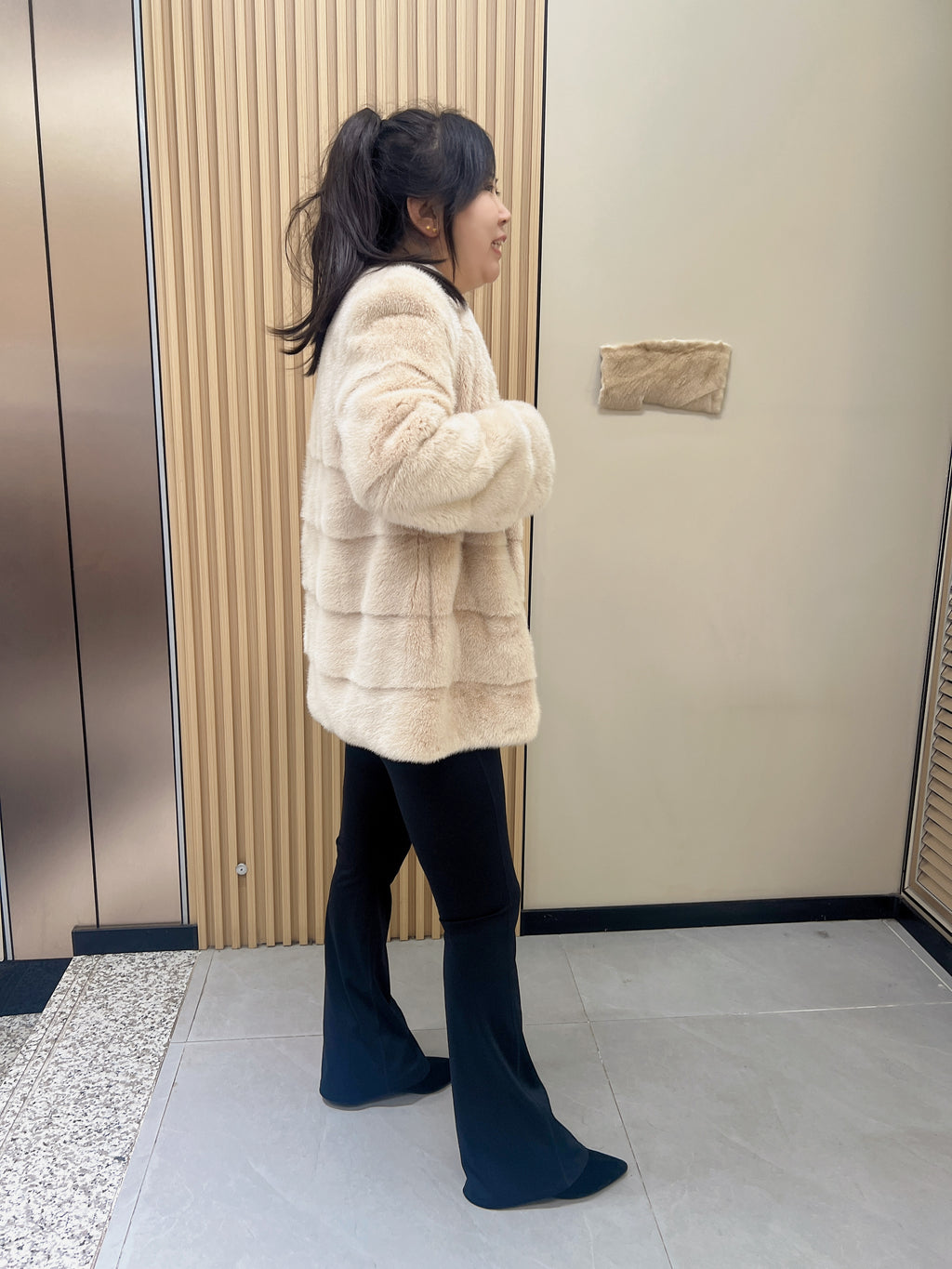 No. 285 Beige V-Neck Mink Fur Coat