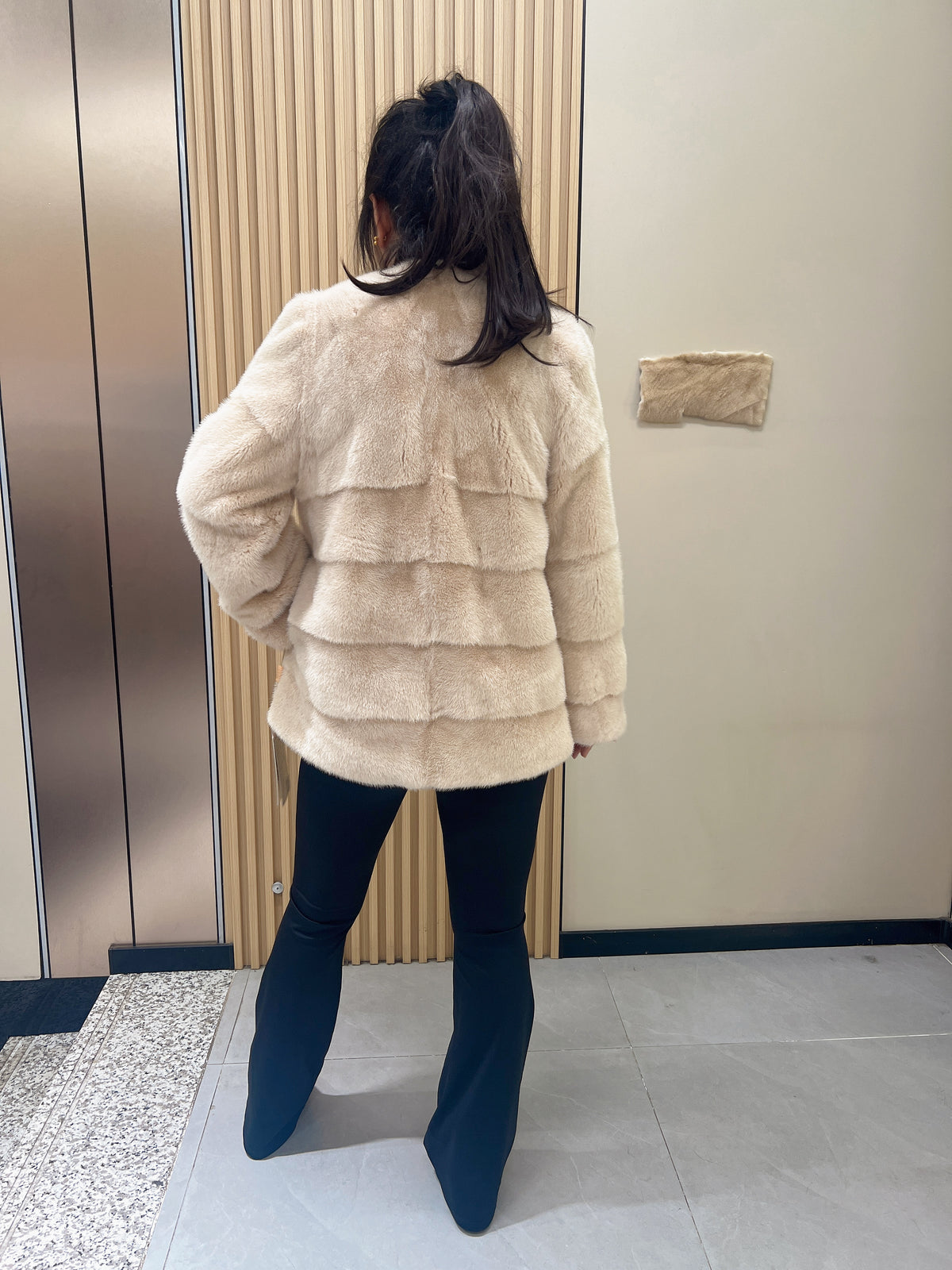 No. 285 Beige V-Neck Mink Fur Coat
