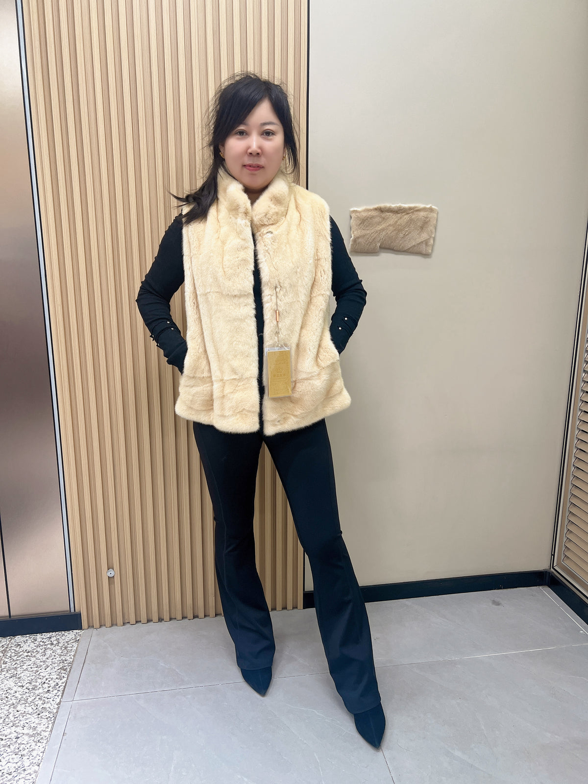 No. 261 Beige Stand-Collar Mink Vest