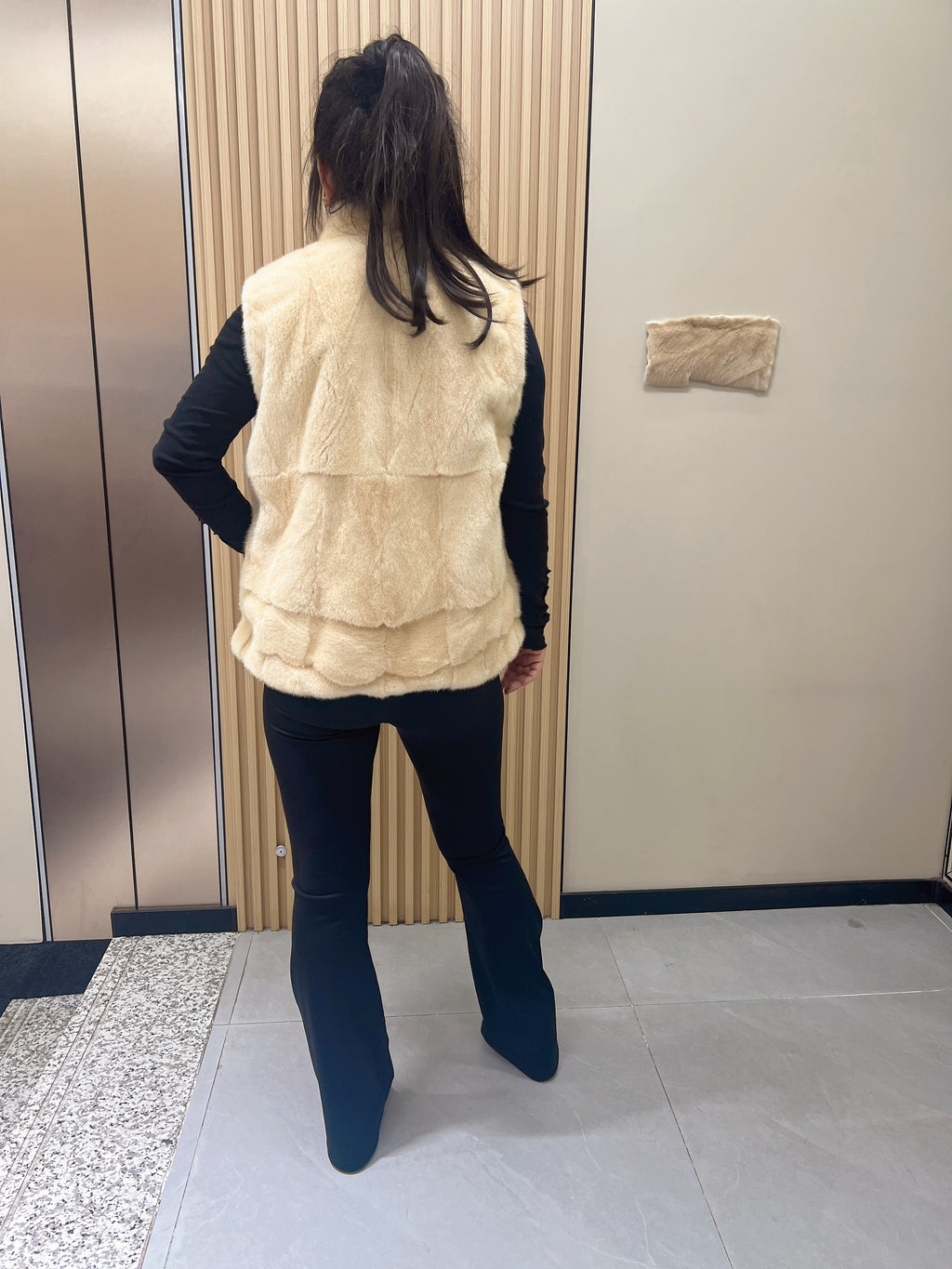 No. 261 Beige Stand-Collar Mink Vest