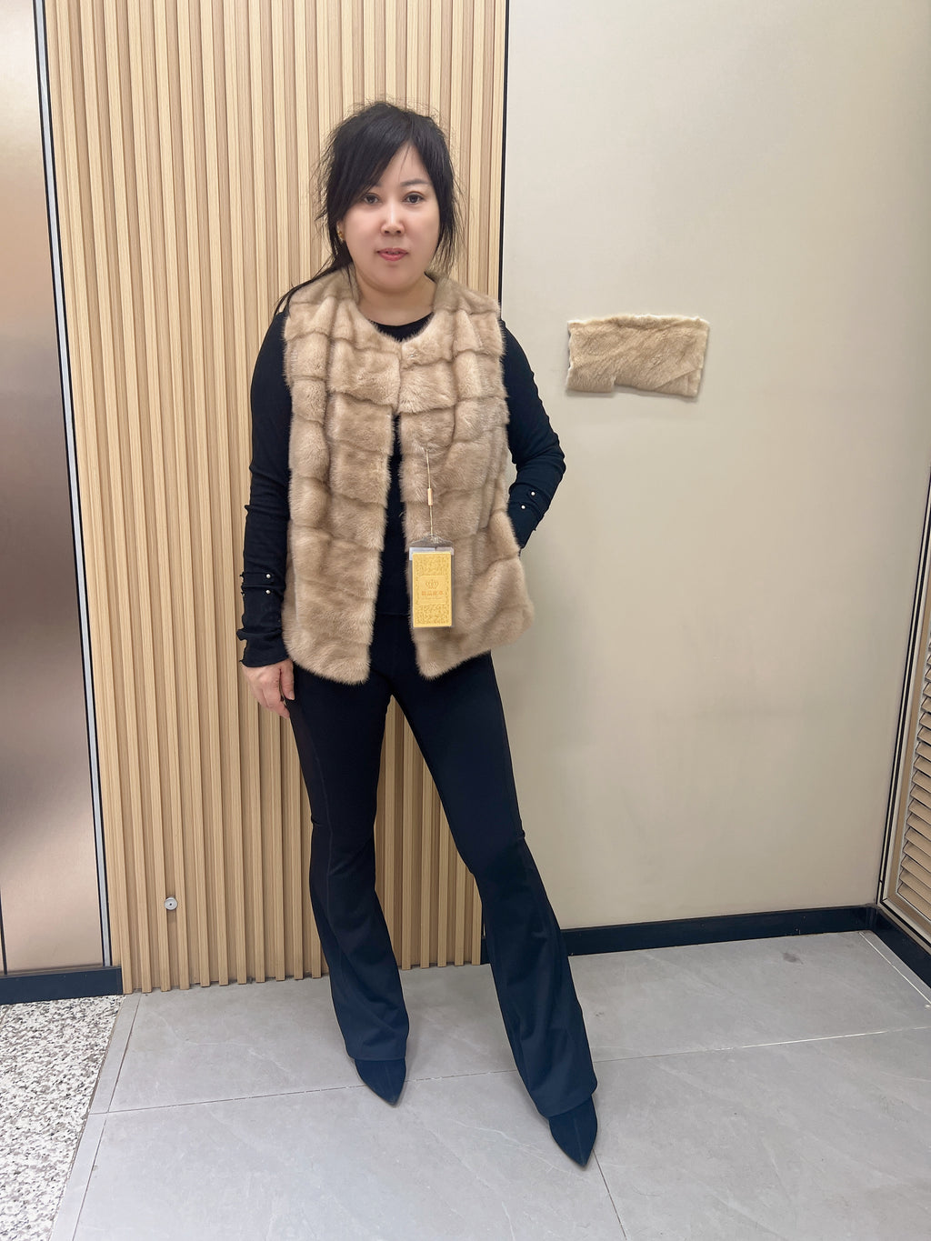 No. 260 Light Brown Horizontal-Stitched Mink Vest (Collarless)