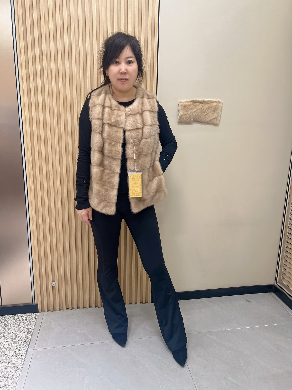 No. 260 Light Brown Horizontal-Stitched Mink Vest (Collarless)