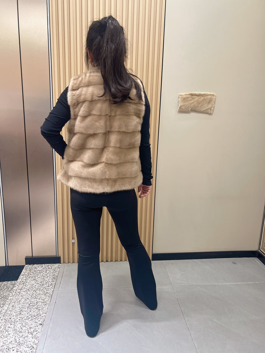No. 260 Light Brown Horizontal-Stitched Mink Vest (Collarless)