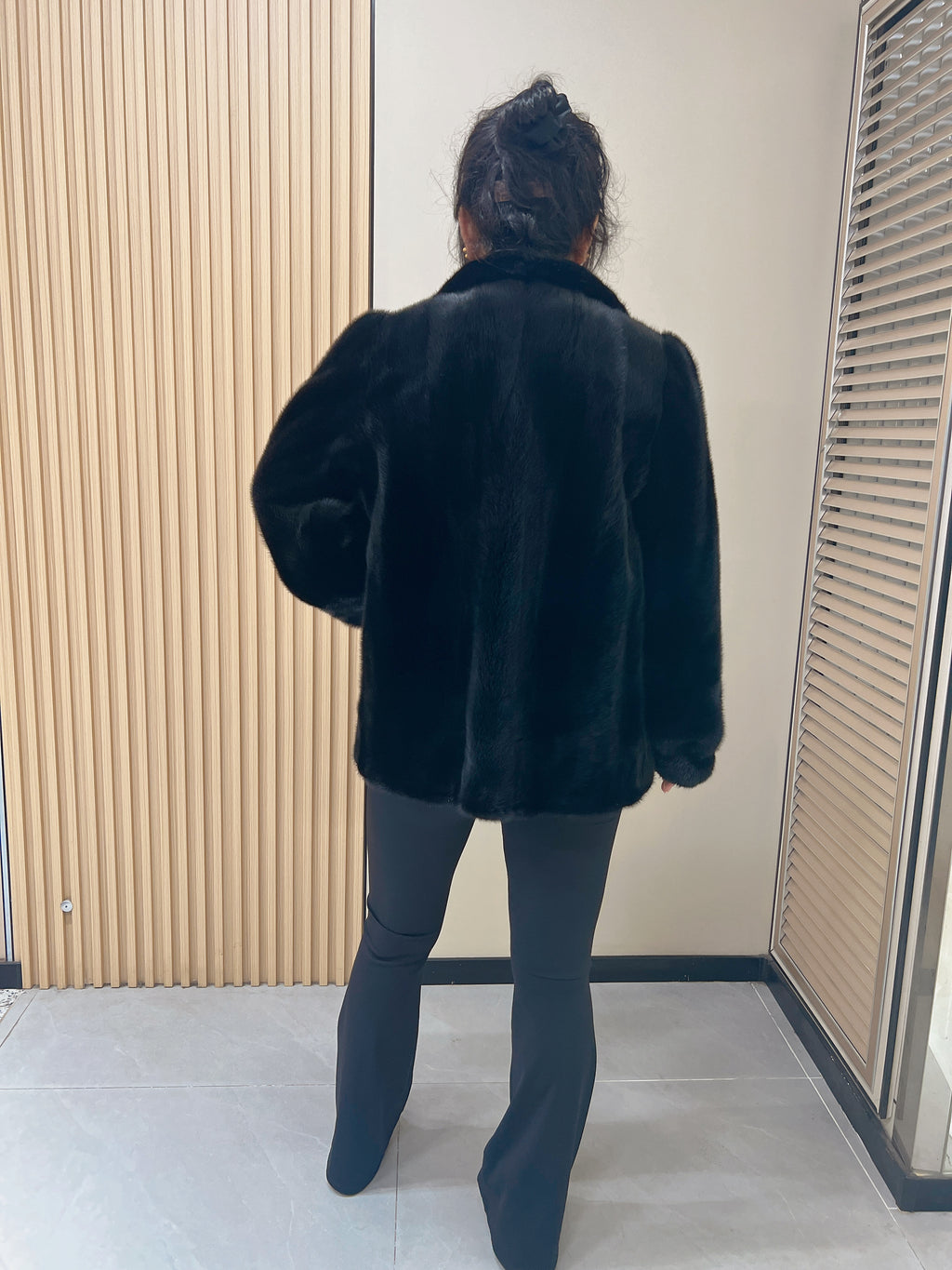 No. 325 Black Mink Fur Coat (with convertible stand-up collar)