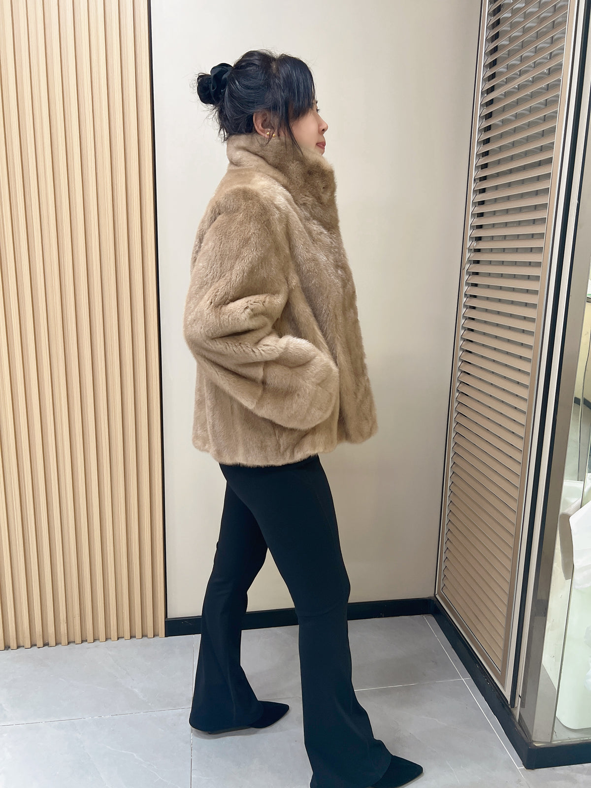 No. 315 light brown mink fur coat featuring a convertible collar (can be worn folded down or turned up).