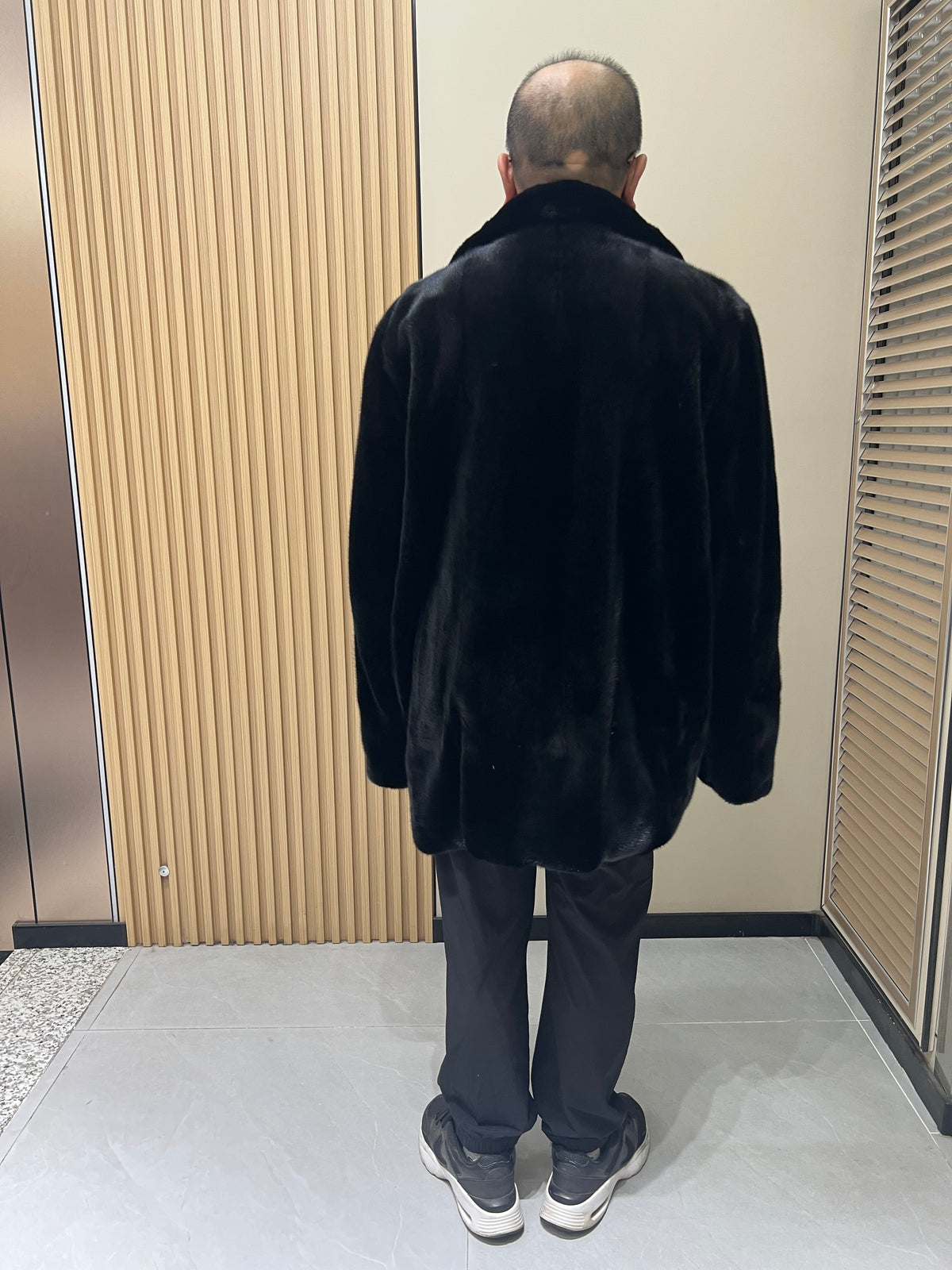 No. 307 Men's Black Mink Fur Coat with Lapel Collar
