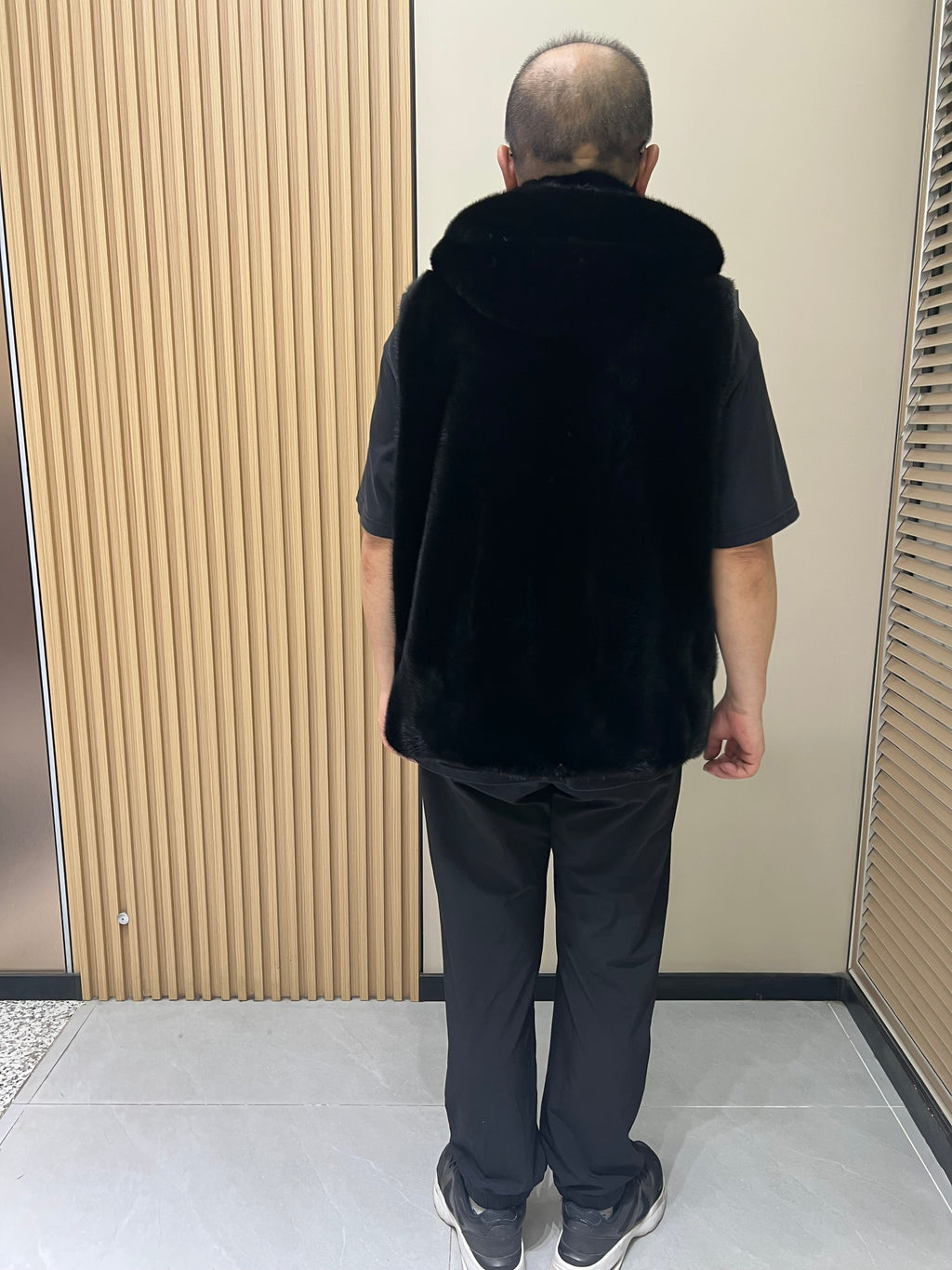 No. 308 Men's Black Hooded Mink Fur Vest