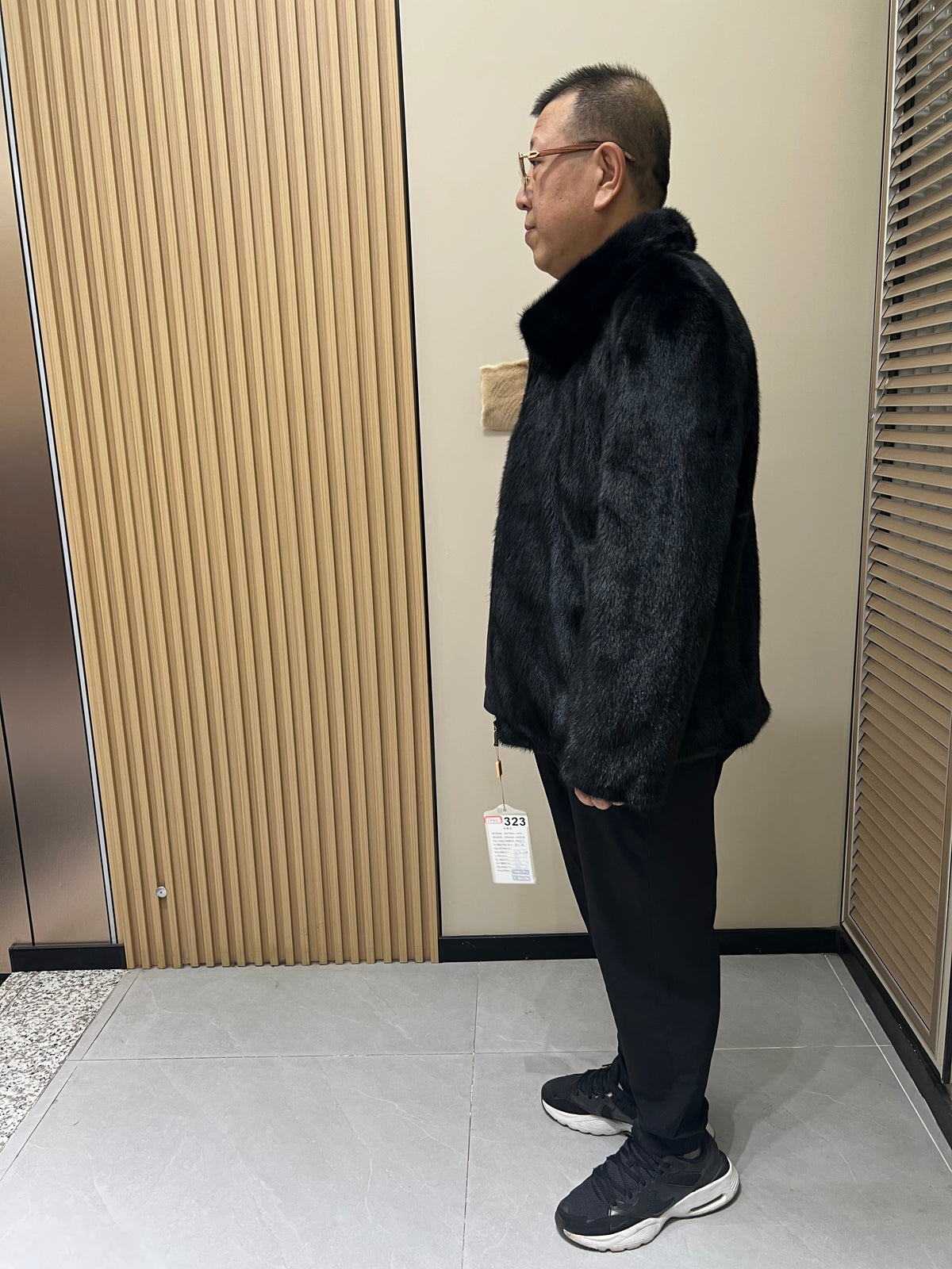 No. 323 Men's Black Mink Fur Coat with Lapel Collar