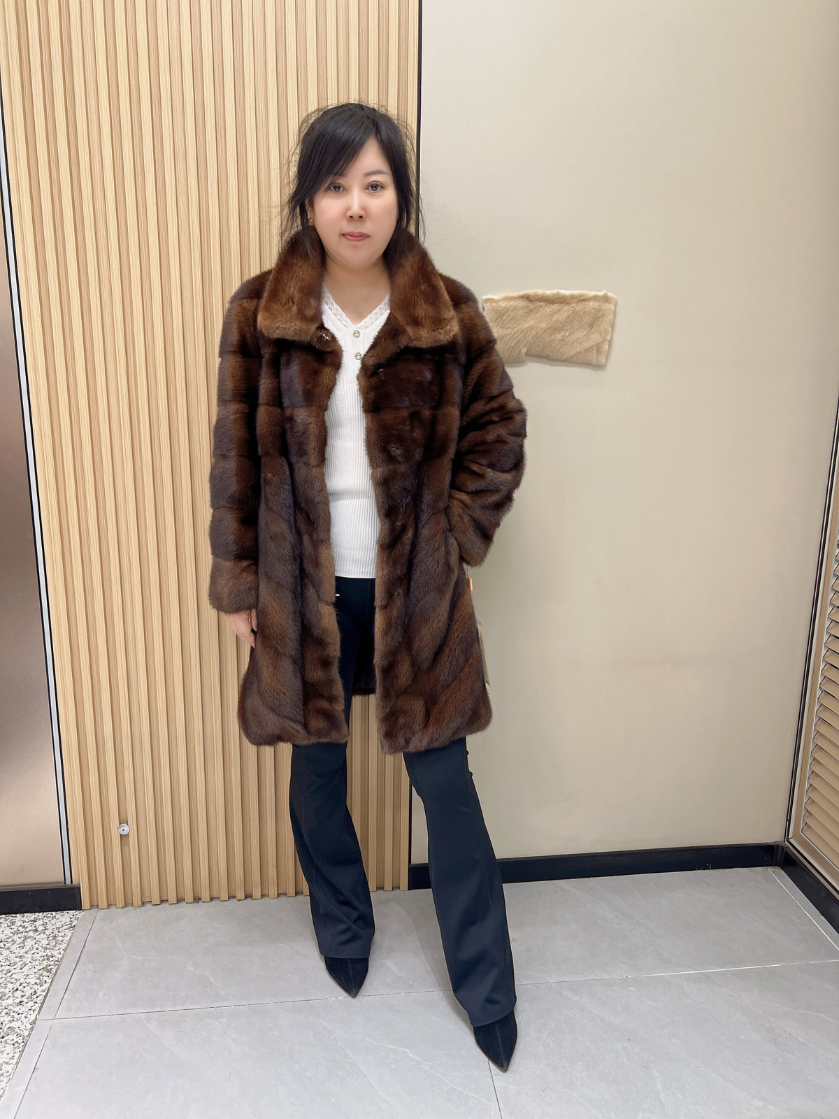 No. 330 Brown Mink Fur Coat (with convertible stand collar)