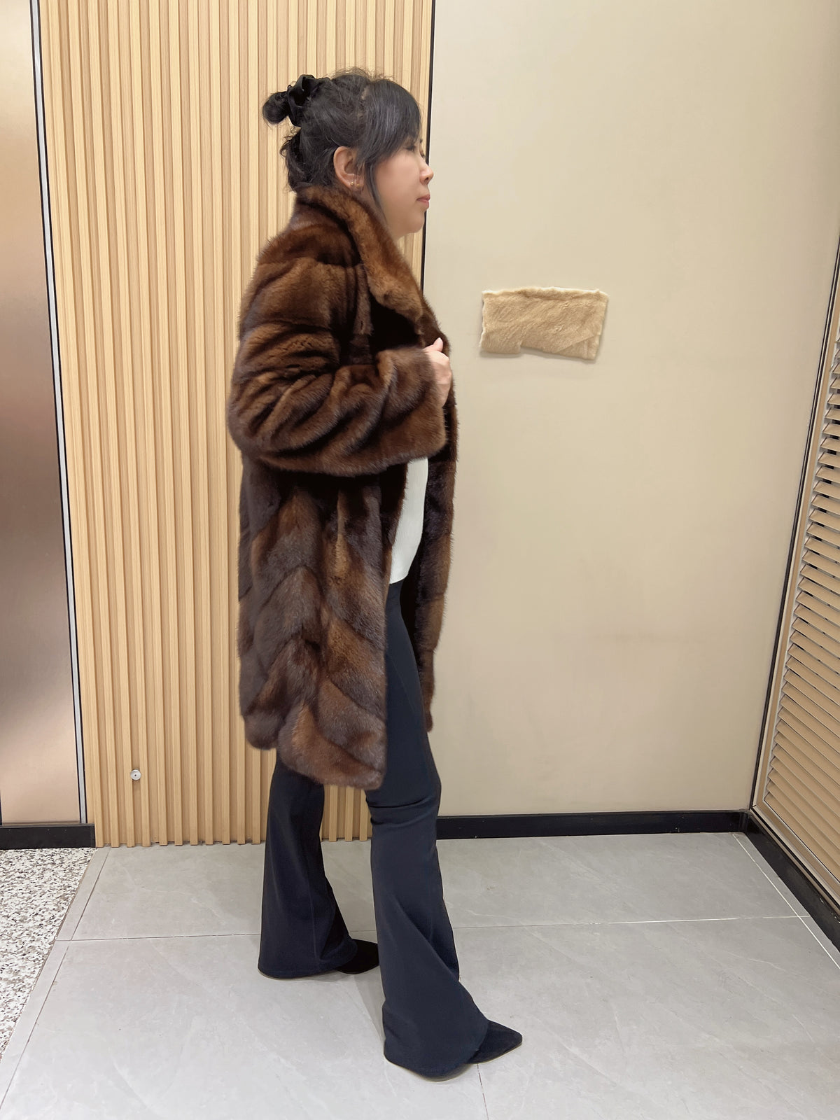 No. 330 Brown Mink Fur Coat (with convertible stand collar)