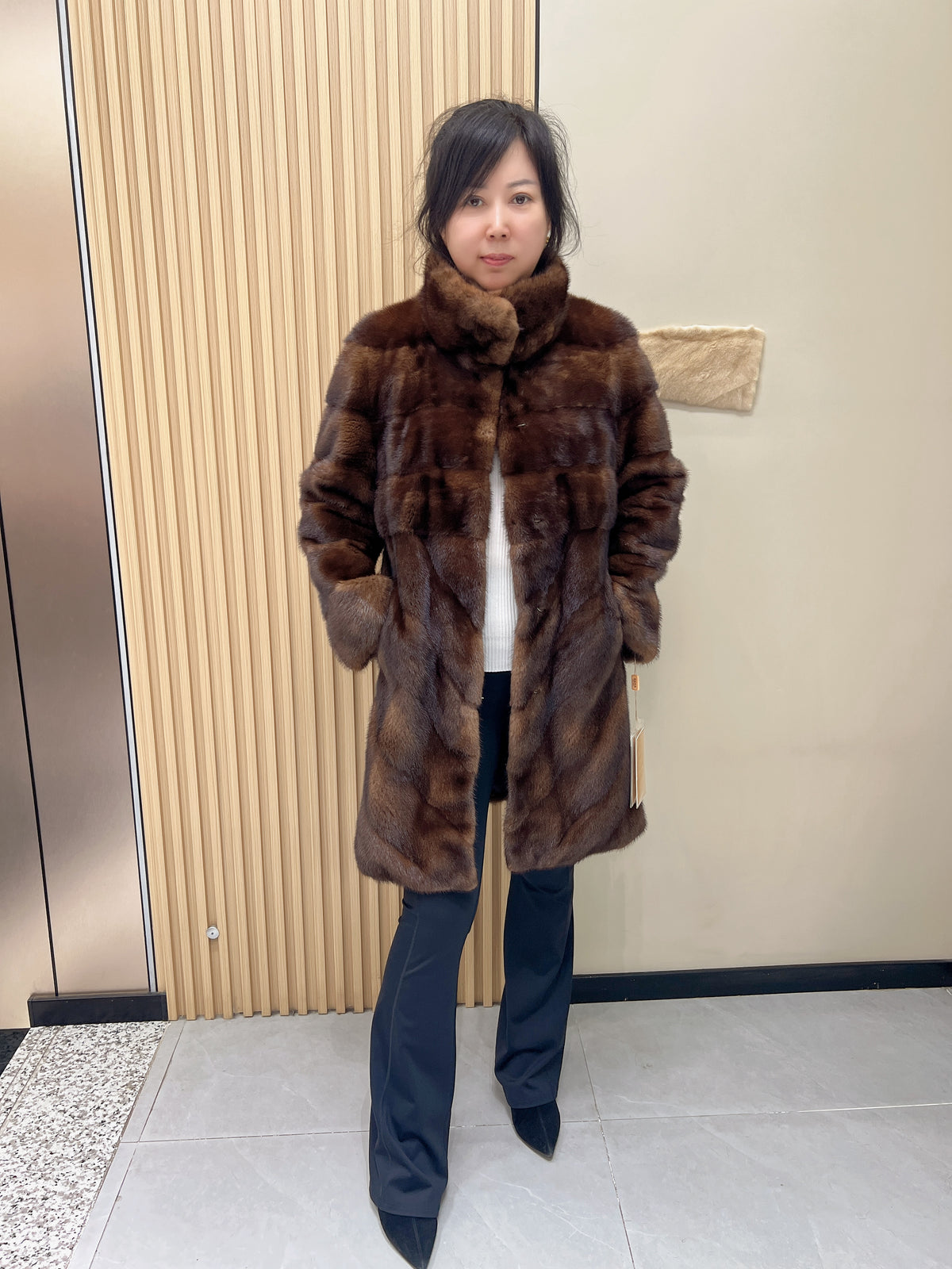 No. 330 Brown Mink Fur Coat (with convertible stand collar)