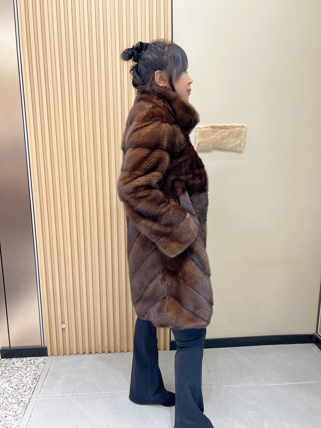 No. 330 Brown Mink Fur Coat (with convertible stand collar)