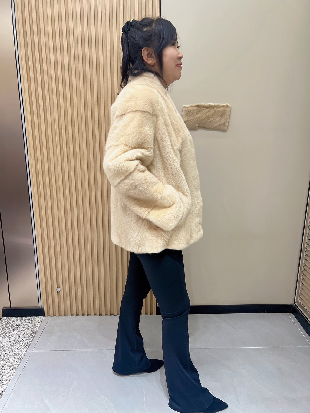 No. 356 Beige V-neck mink fur coat