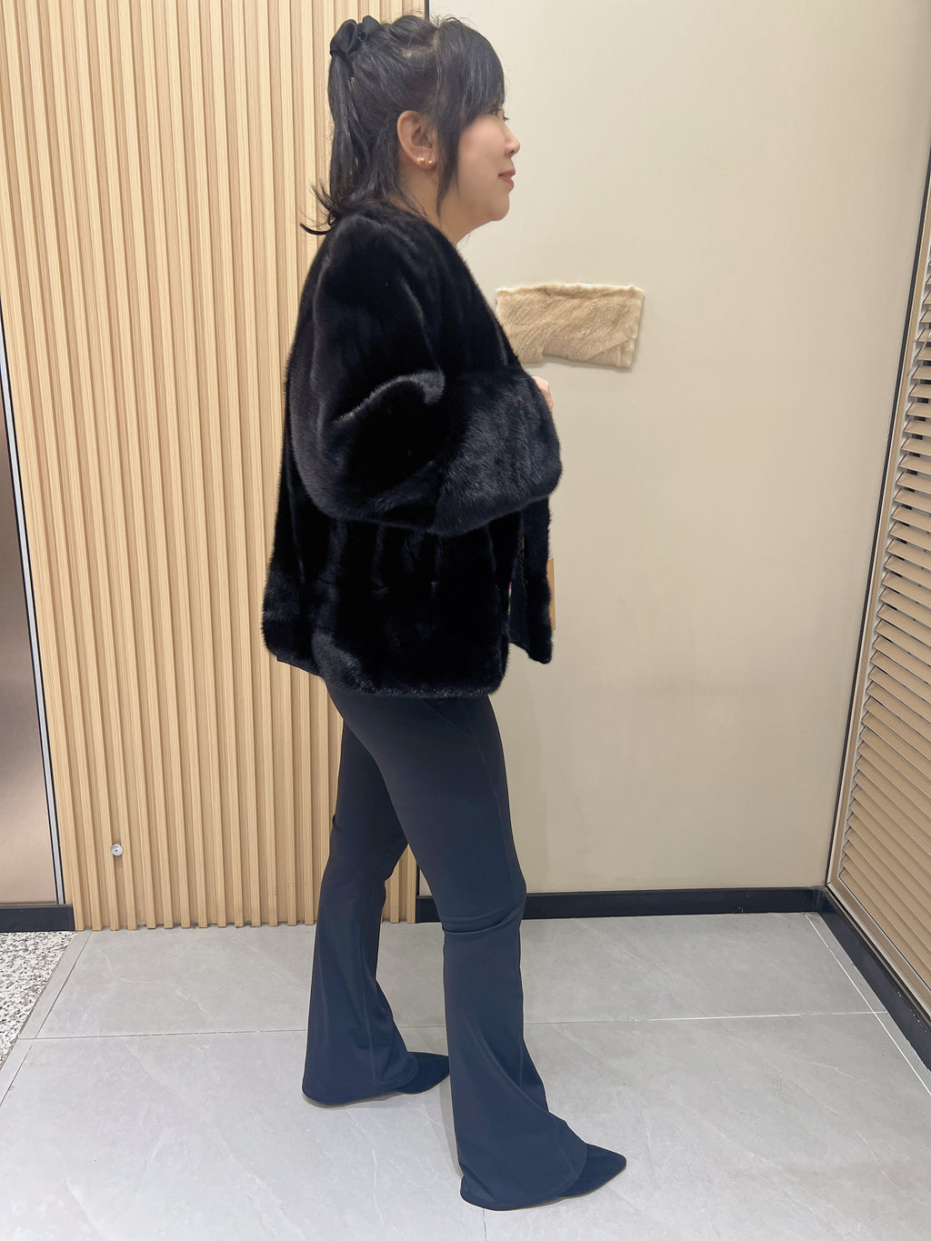 No. 344 Black V-neck mink fur coat