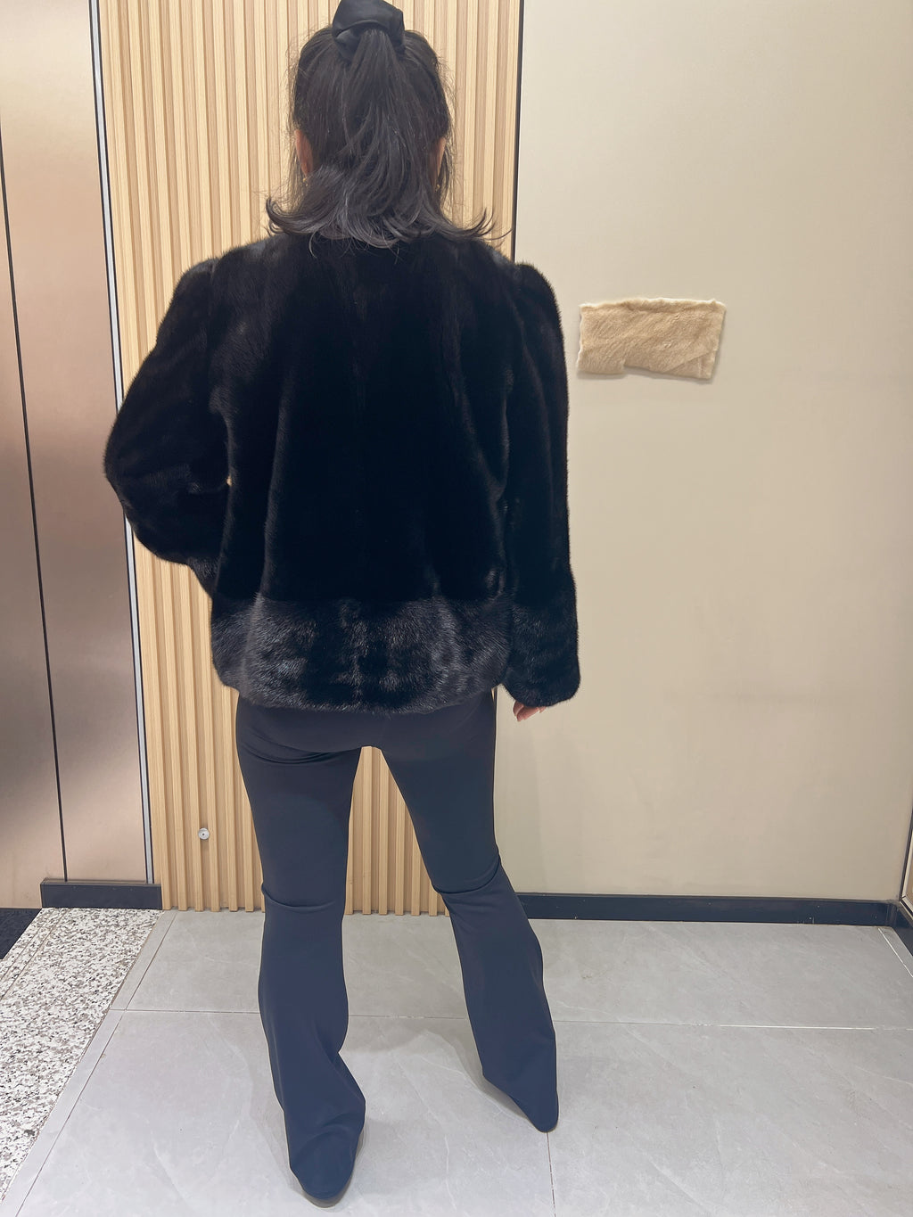 No. 344 Black V-neck mink fur coat