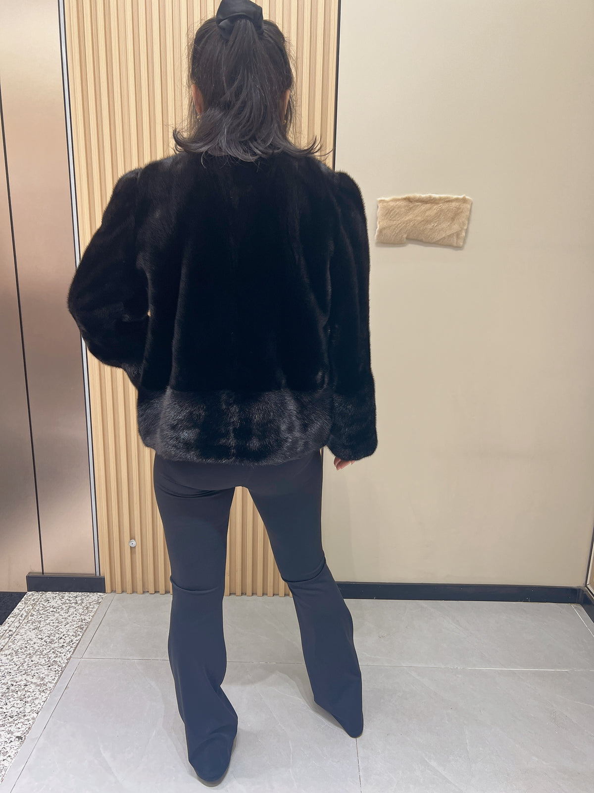 No. 344 Black V-neck mink fur coat