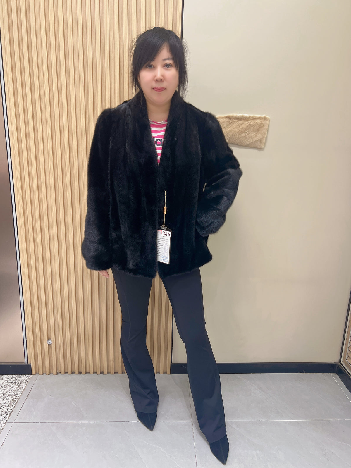 No. 345 Black V-neck mink fur coat
