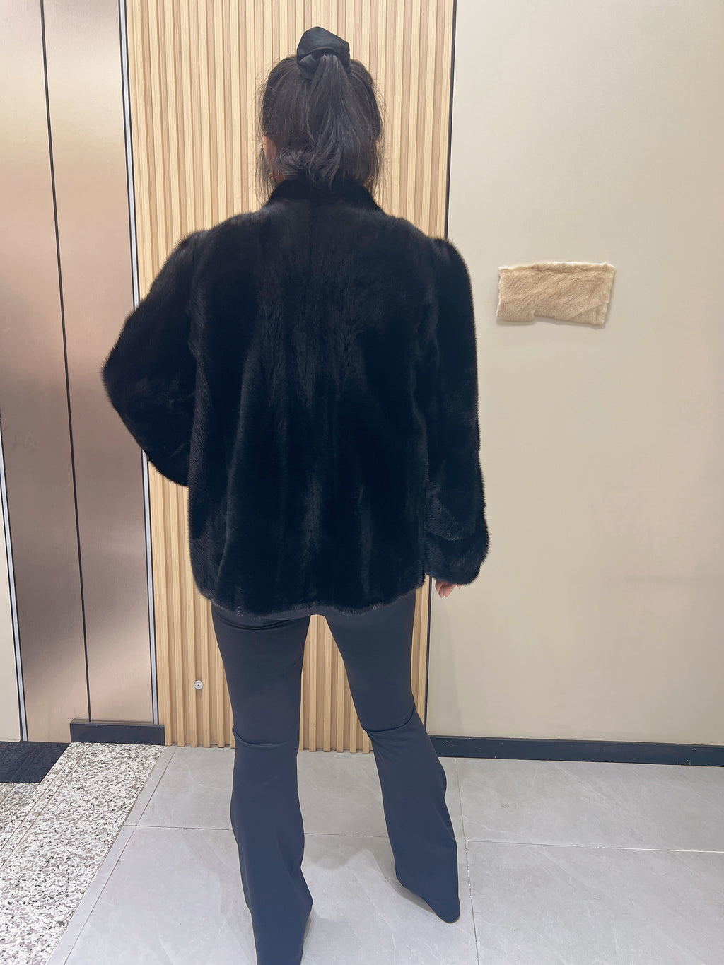 No. 345 Black V-neck mink fur coat
