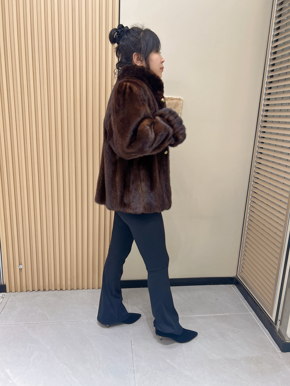 No. 336 Dark Brown Stand-Collar Mink Fur Coat (with Cuffed Sleeves)