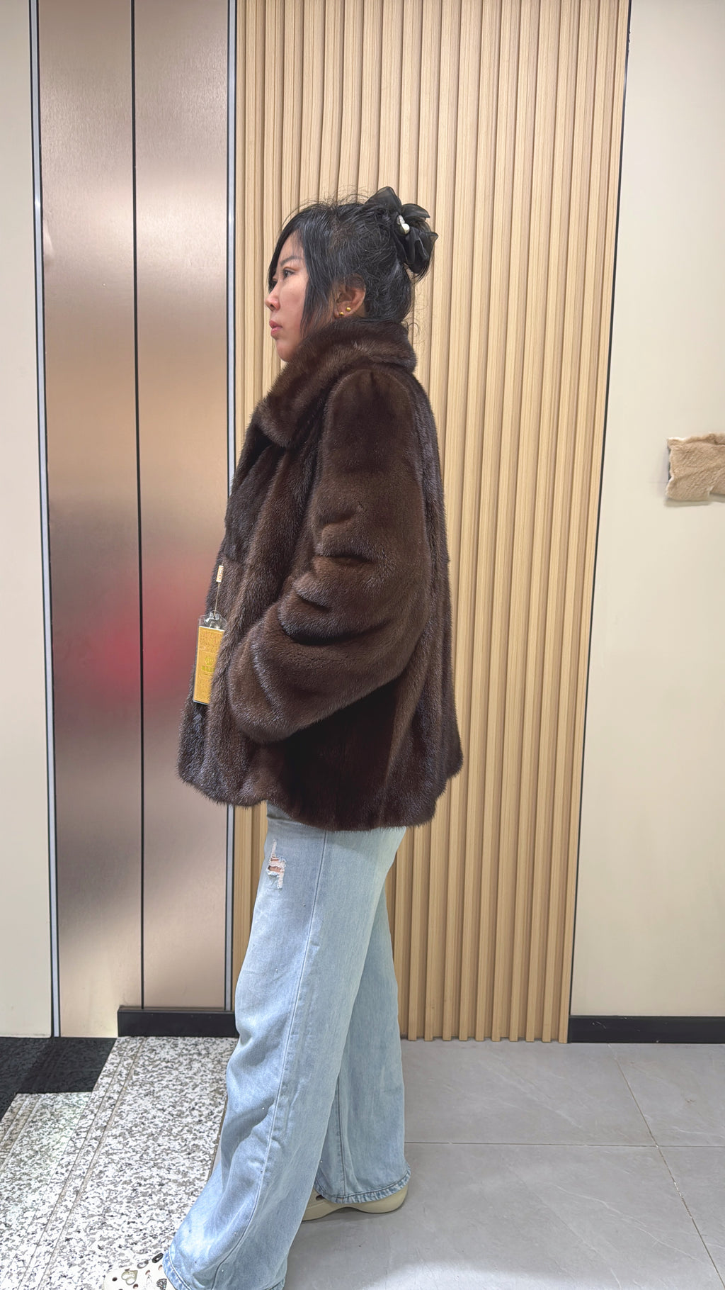036 Brown Mink Fur Coat – Casual Fit with Lapel Collar
