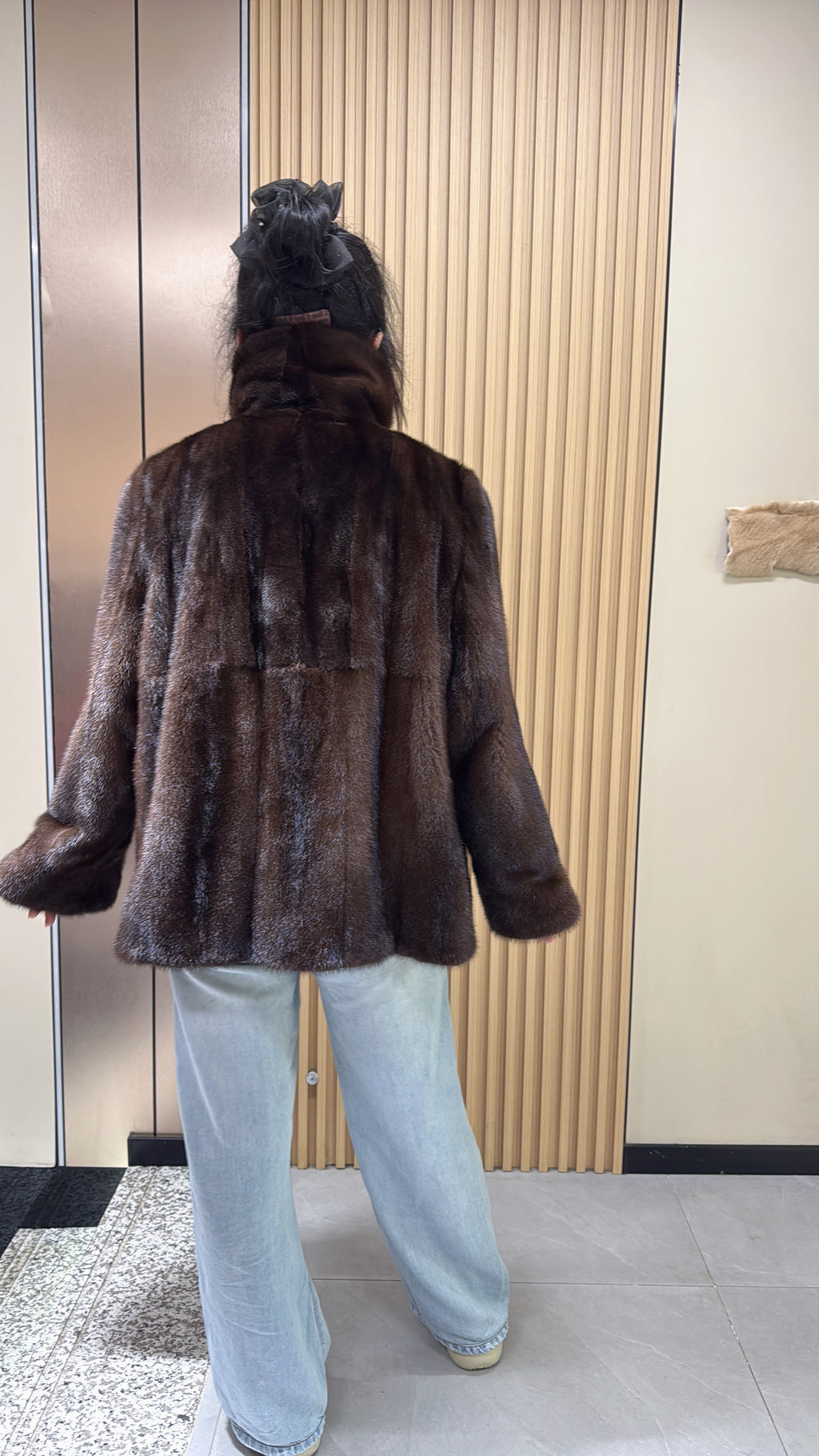 036 Brown Mink Fur Coat – Casual Fit with Lapel Collar