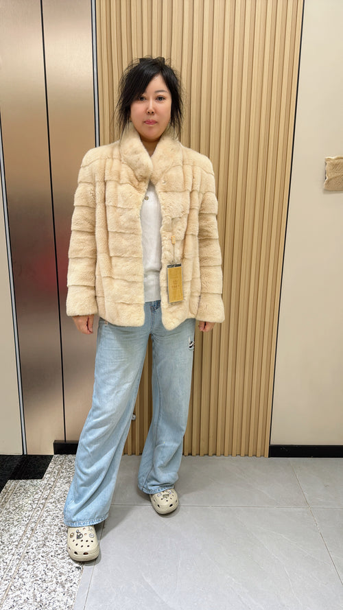 No. 017 Beige horizontal-pelt mink coat with a stand-up collar.
