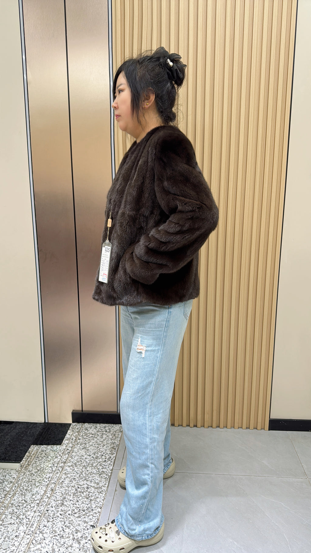 025 Brown Mink Fur Coat with Collarless Neckline