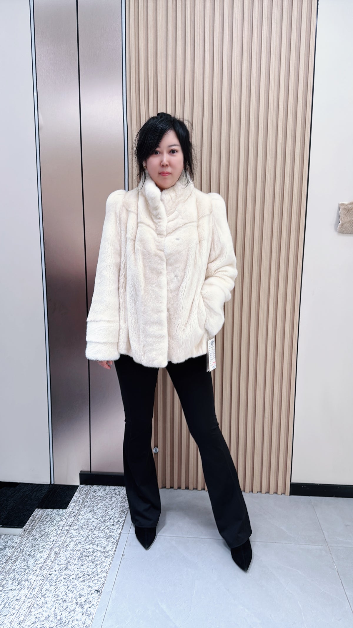 No. 051 Off-white stand-collar mink fur coat