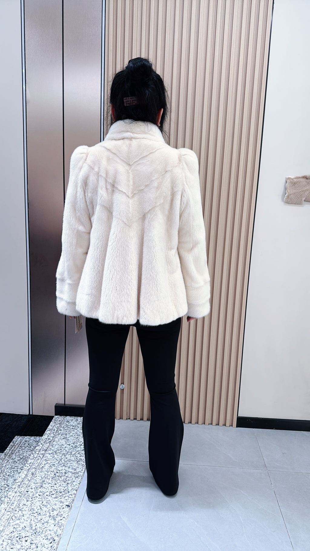 No. 051 Off-white stand-collar mink fur coat