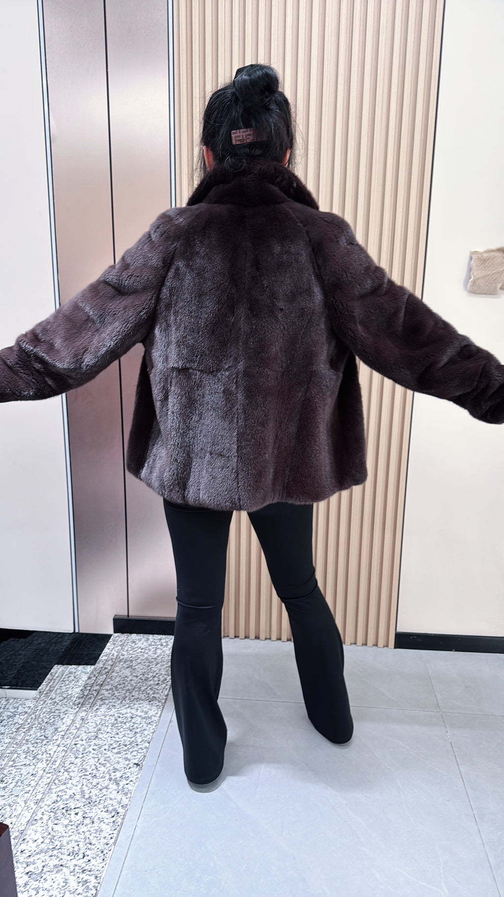 No. 050 Dark Brown Mink Fur Coat (Lapel Collar Design)