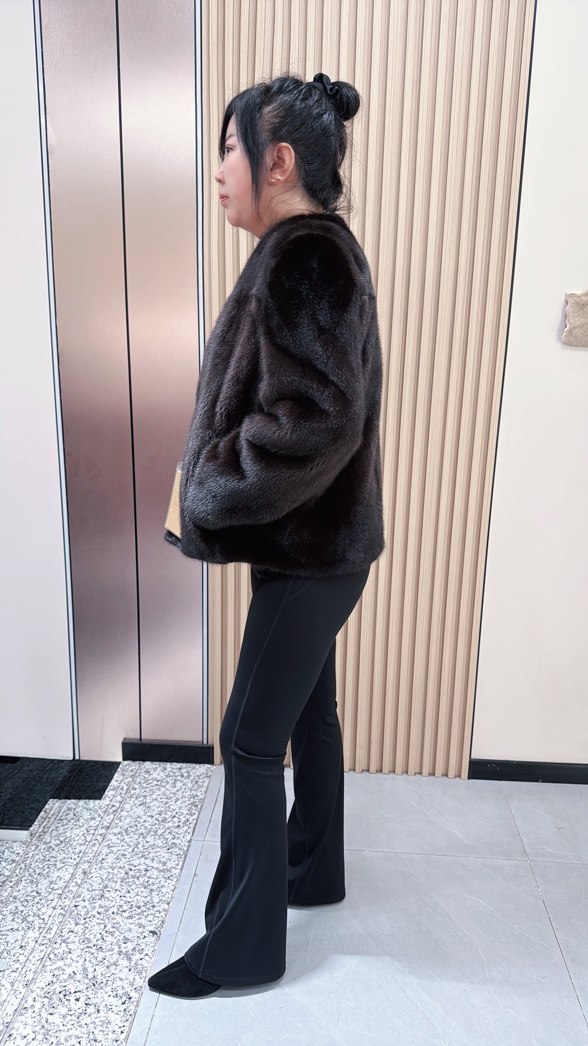 No. 046 Dark Brown V-Neck Mink Fur Coat