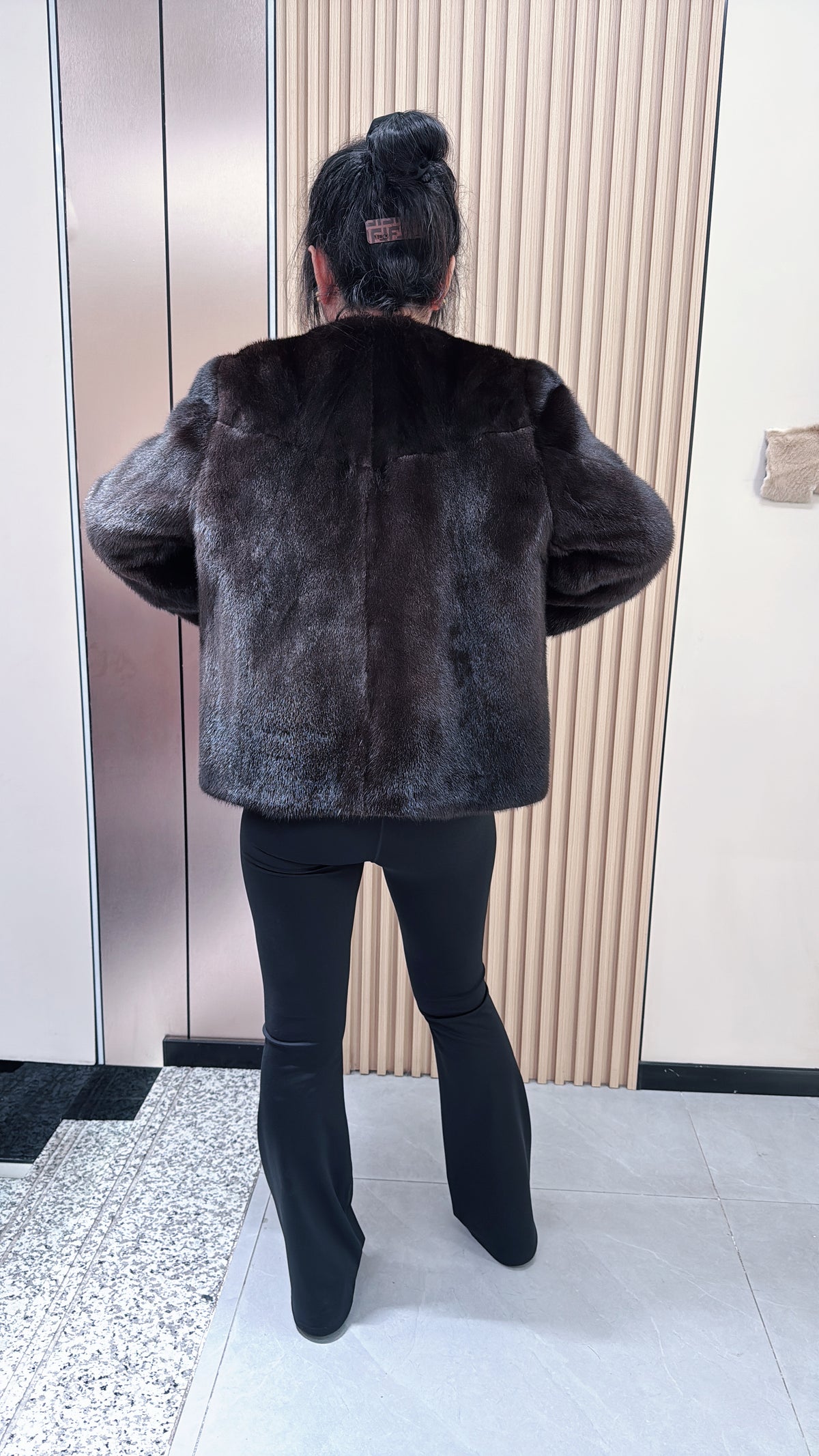 No. 046 Dark Brown V-Neck Mink Fur Coat