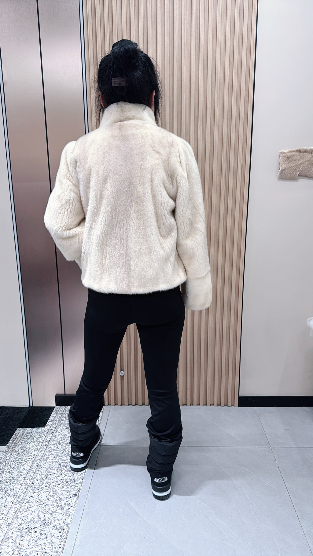 No. 060 Off-white Stand-collar Mink Fur Coat