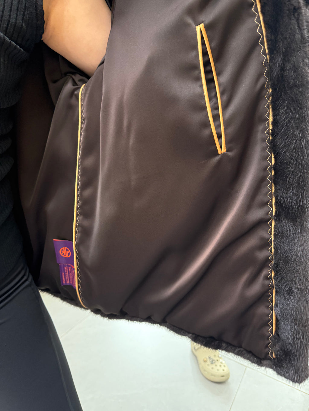 No. 059 Dark Brown V-Neck Mink Fur Coat