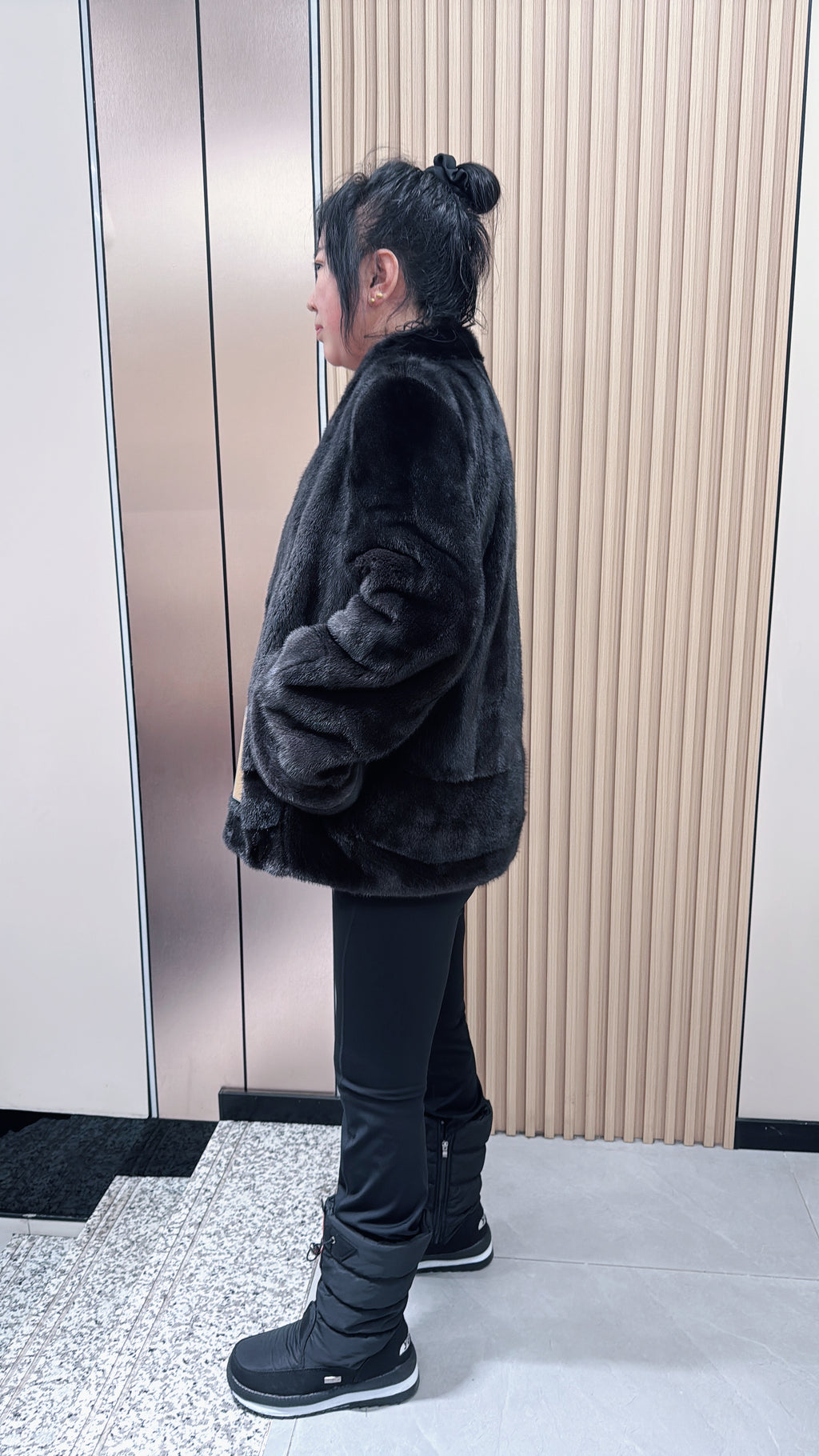 No. 059 Dark Brown V-Neck Mink Fur Coat