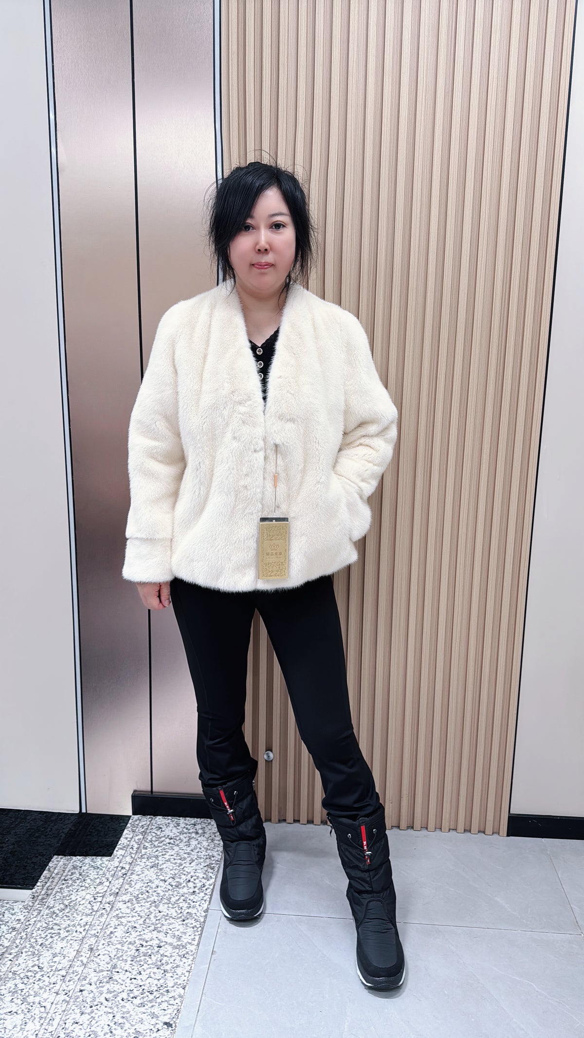 No. 054 Off-white V-neck mink fur coat