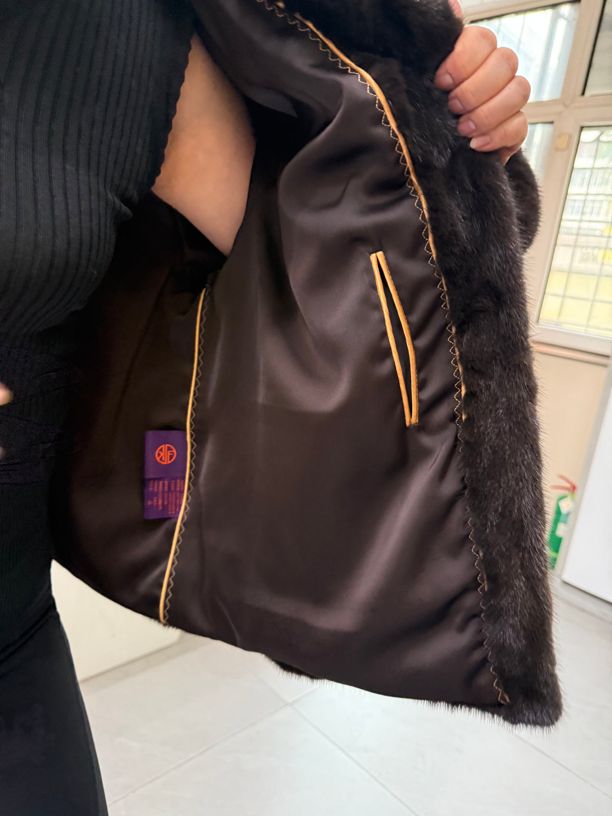 No. 016 Brown Lapel Velvet-Grade Mink Coat