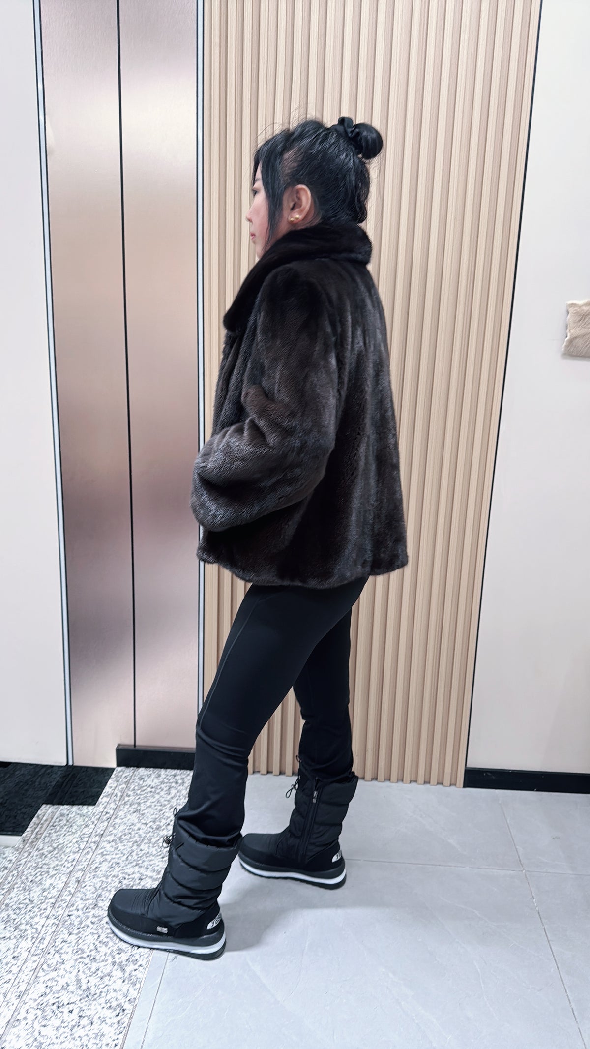 No. 016 Brown Lapel Velvet-Grade Mink Coat