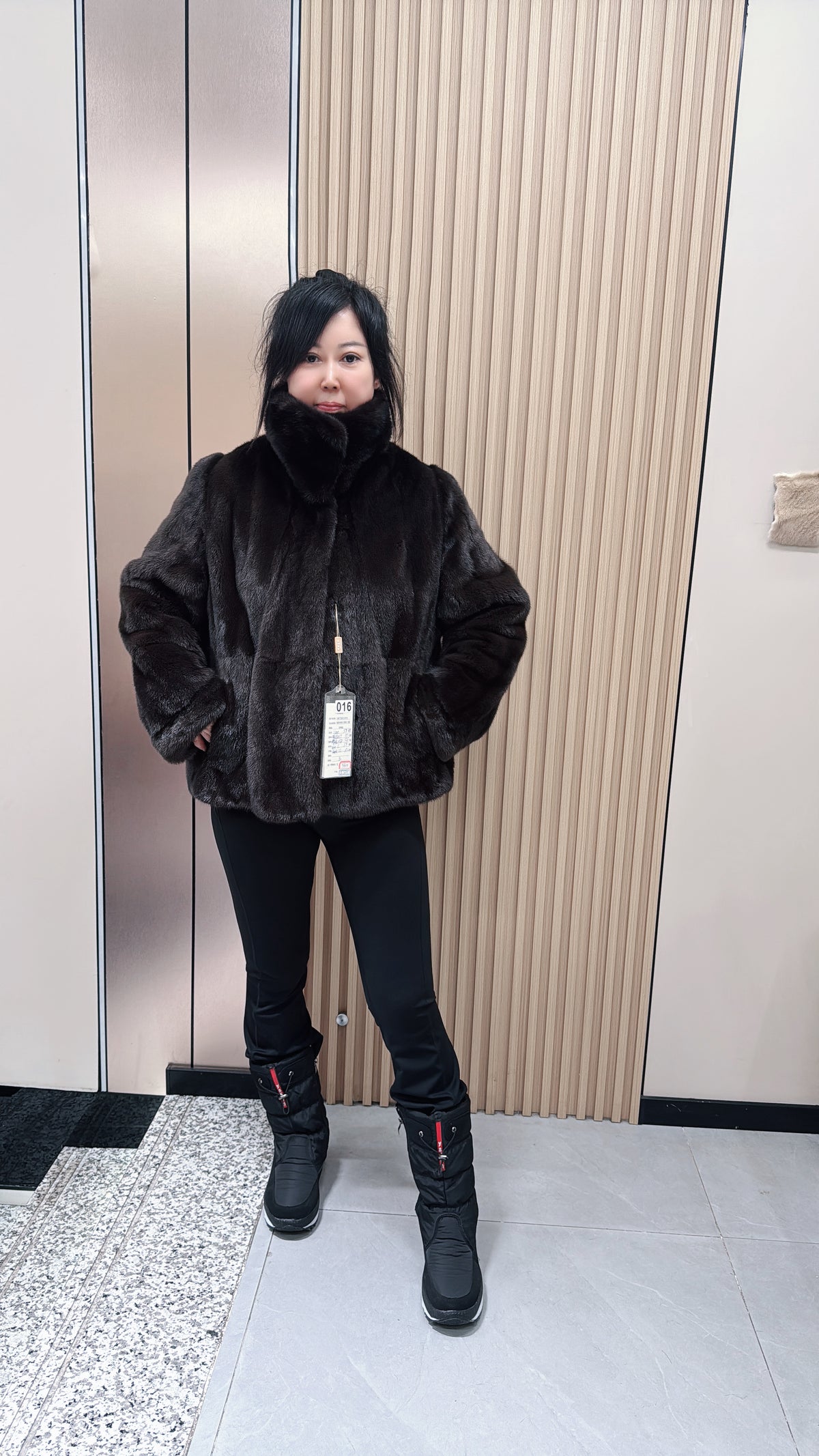 No. 016 Brown Lapel Velvet-Grade Mink Coat