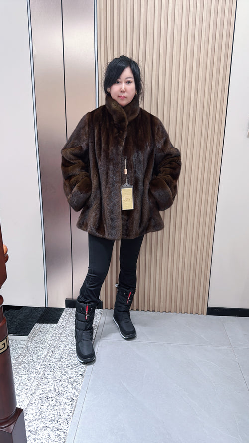 No. 070 Turquoise mink fur coat featuring a stand-up collar and turn-up cuffs.