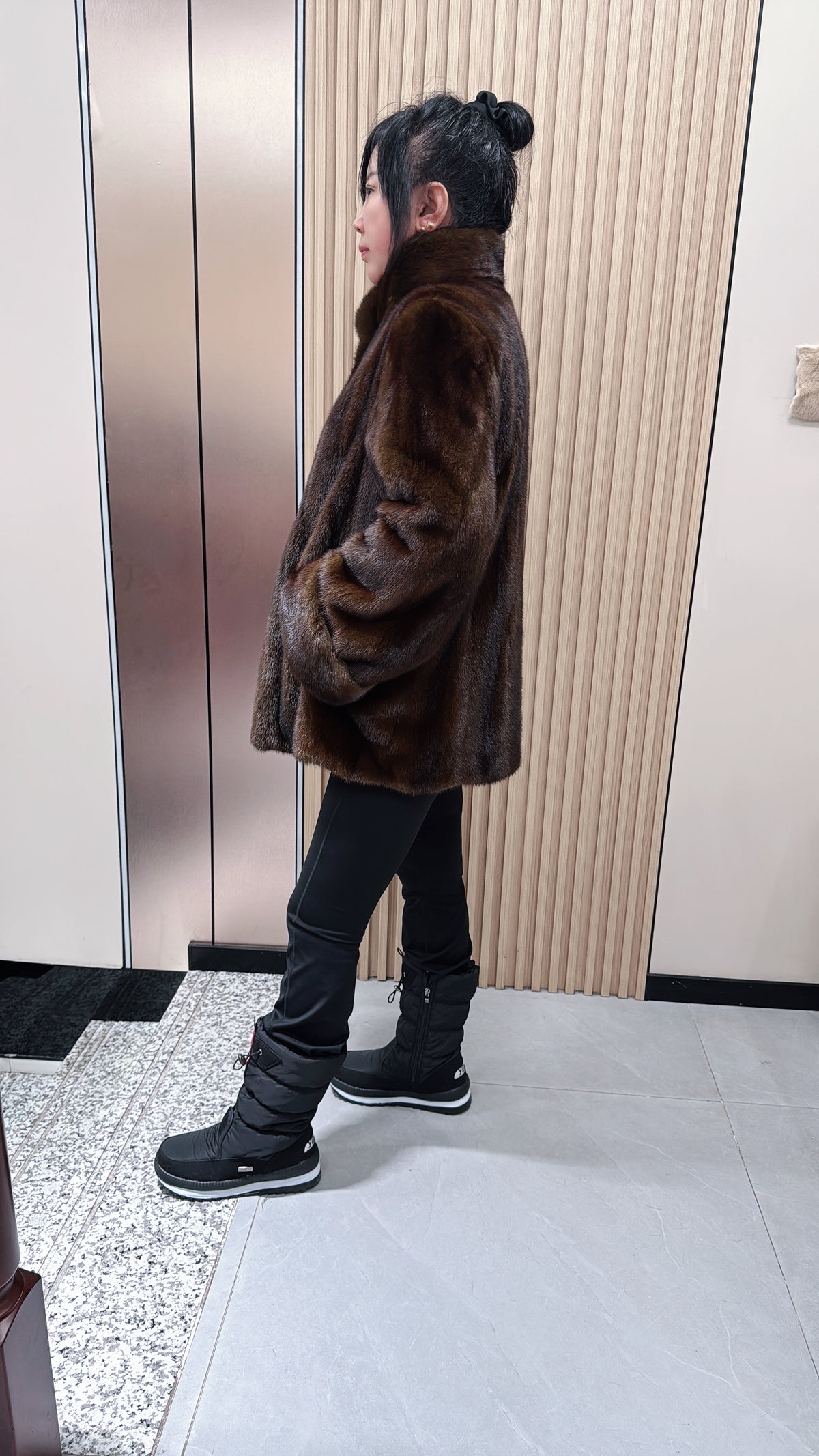 No. 070 Turquoise mink fur coat featuring a stand-up collar and turn-up cuffs.