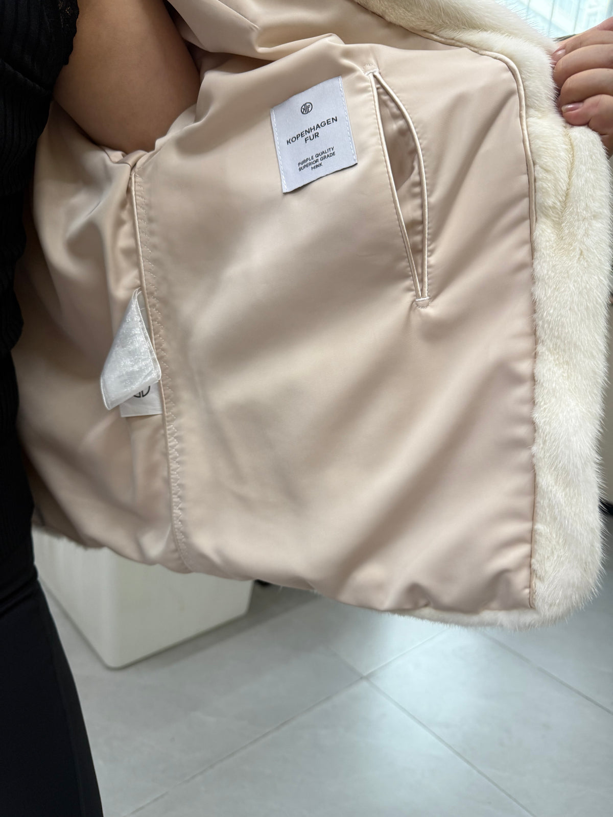 No. 066 White Mink V-Neck Fur Coat with Pearl Button Design