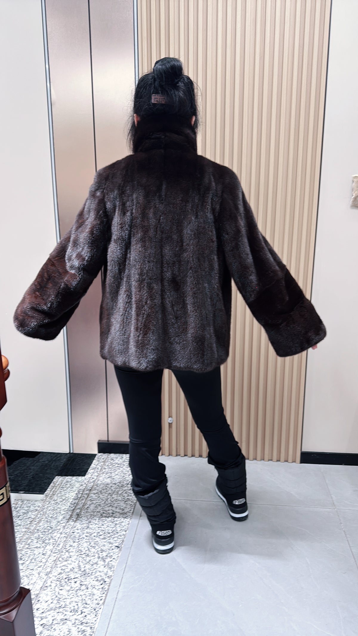 No. 063 Dark Brown Mink Fur Coat with Lapel Collar