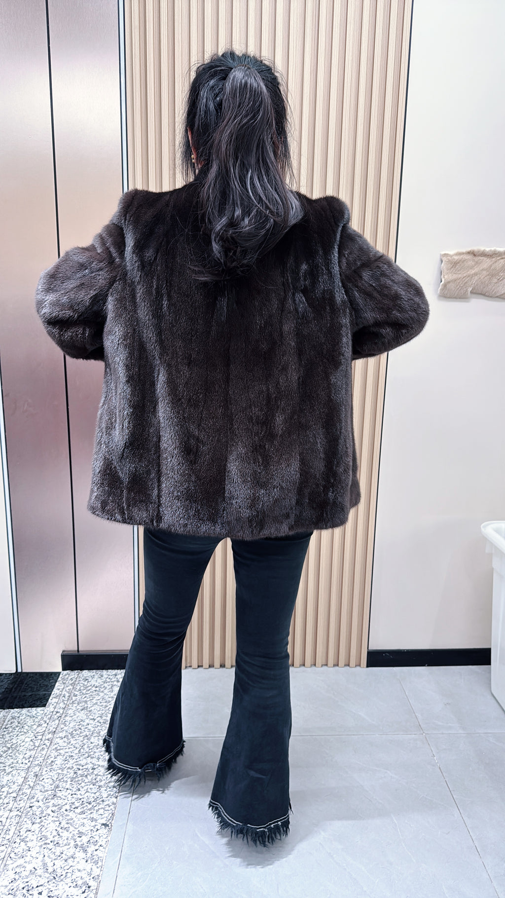 No. 075 Dark Brown V-Neck Mink Fur Coat (with Cuffed Sleeves)