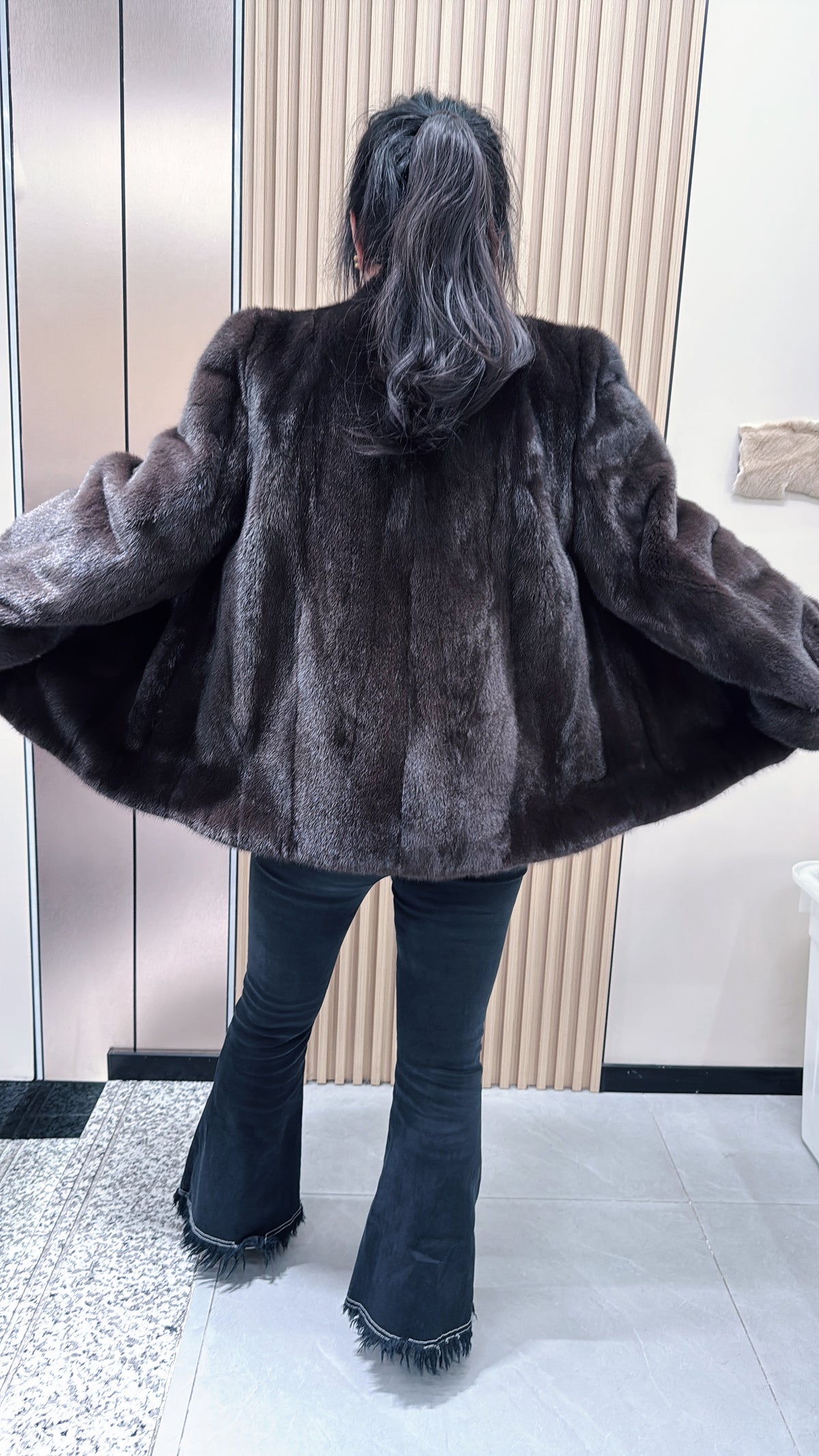 No. 075 Dark Brown V-Neck Mink Fur Coat (with Cuffed Sleeves)