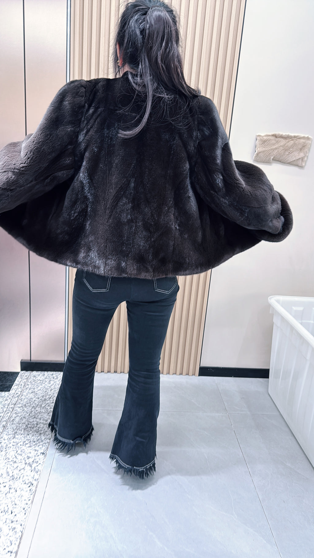 No. 073 Dark brown mink fur coat featuring a collarless design and turn-back cuffs.