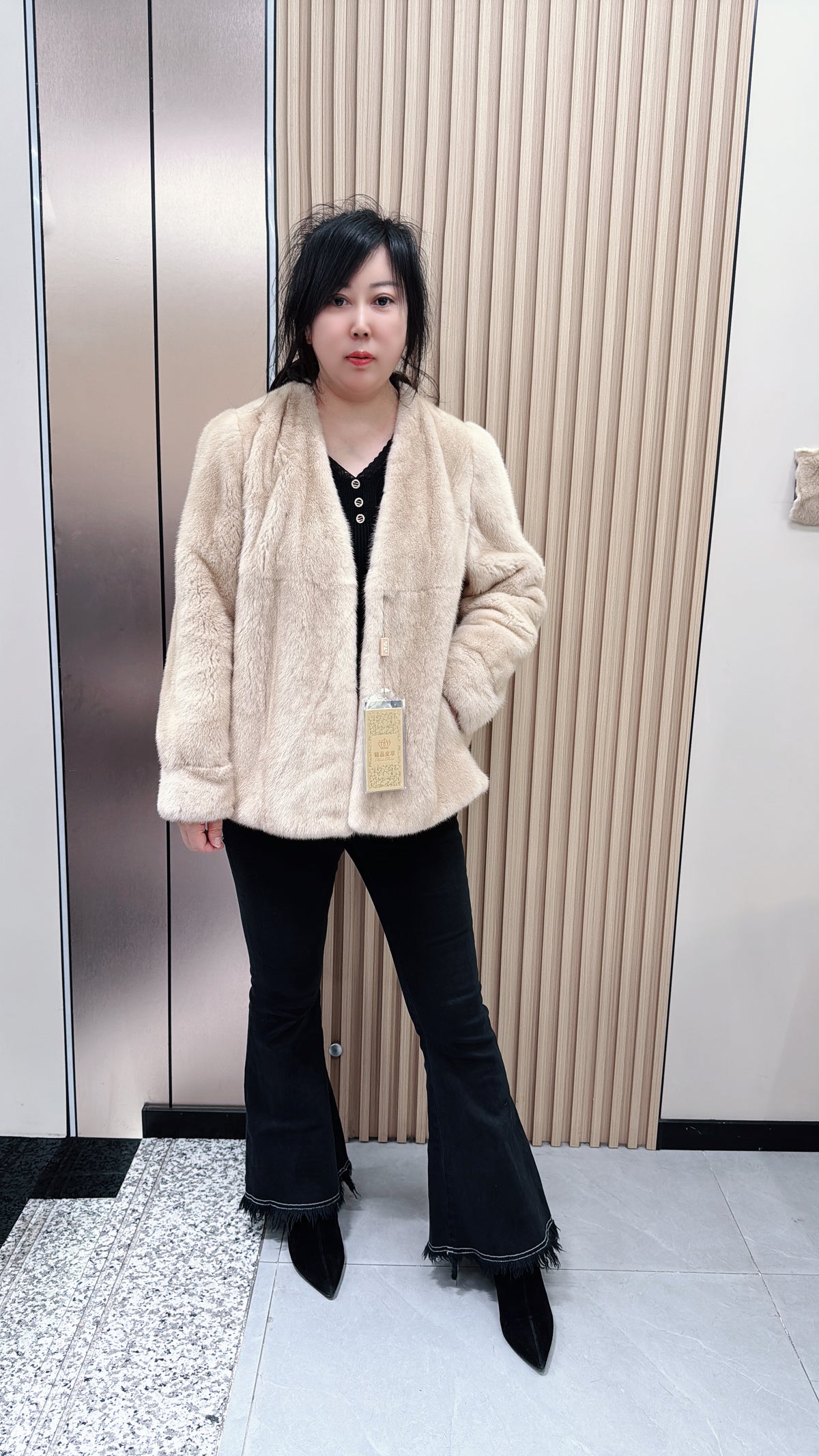 No. 089 Beige V-neck mink fur coat