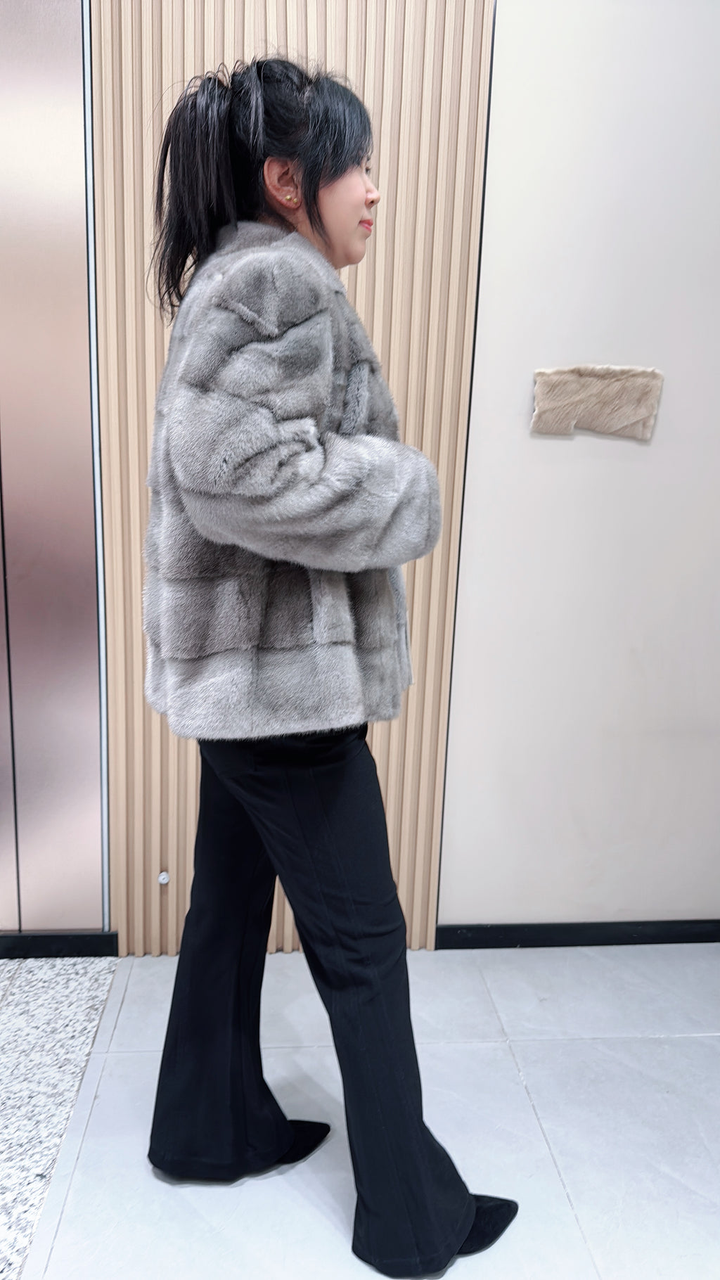 No. 096 Grey V-neck mink fur coat featuring a horizontal panel design.