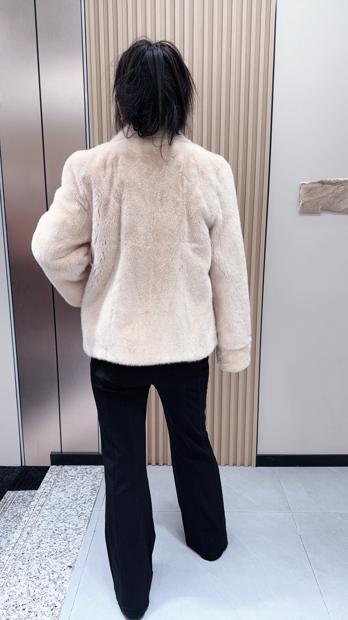 No. 143 Beige V-neck Mink Fur Coat