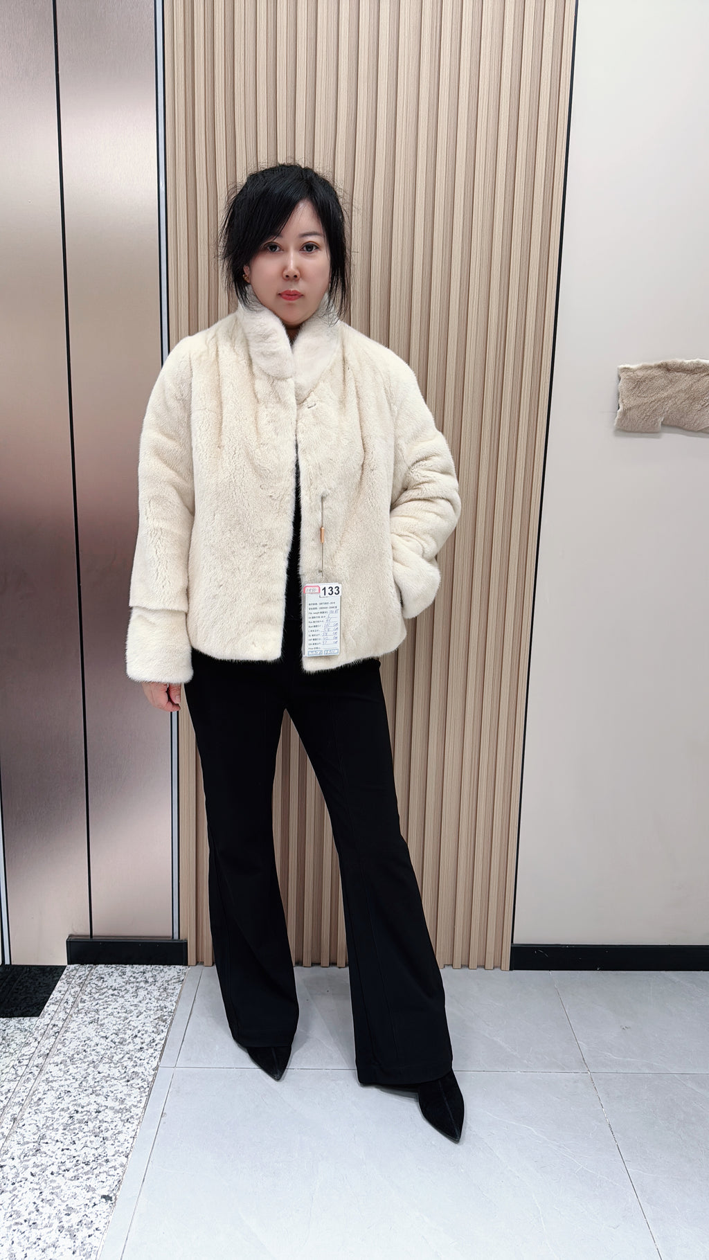 No. 133 Off-white stand-collar mink fur coat